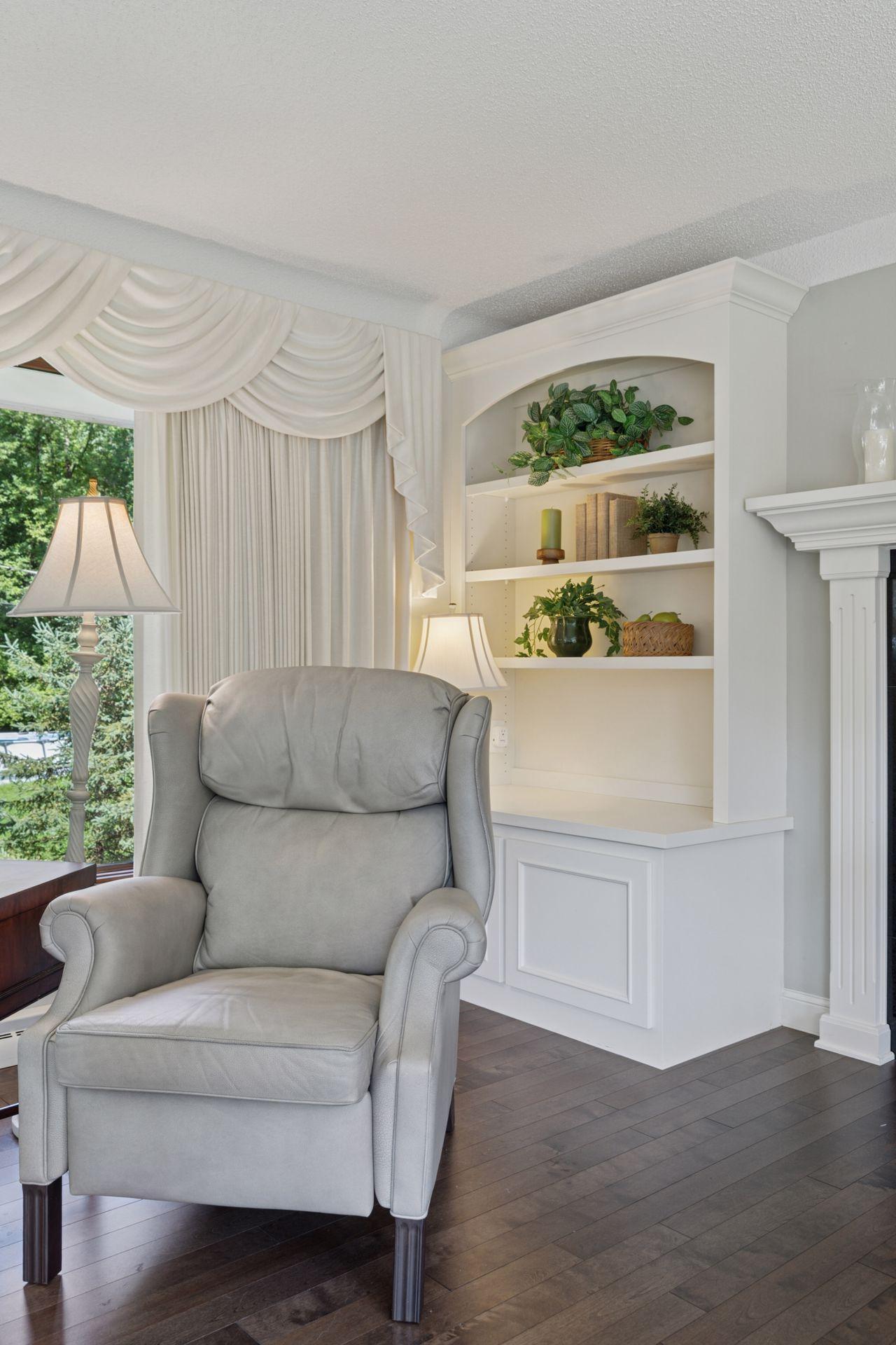 3072 Churchill Street