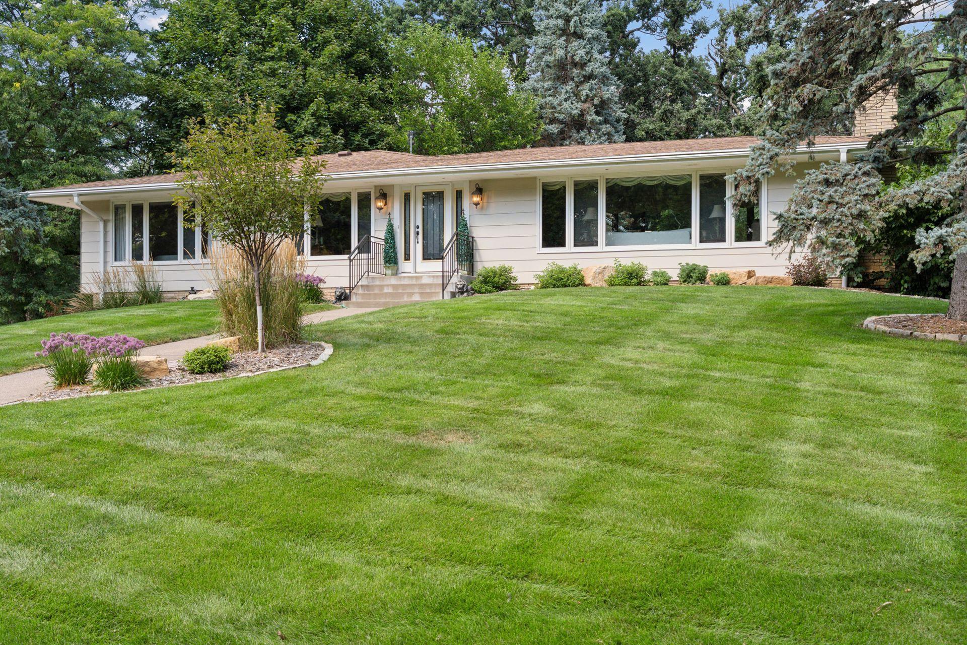 3072 Churchill Street