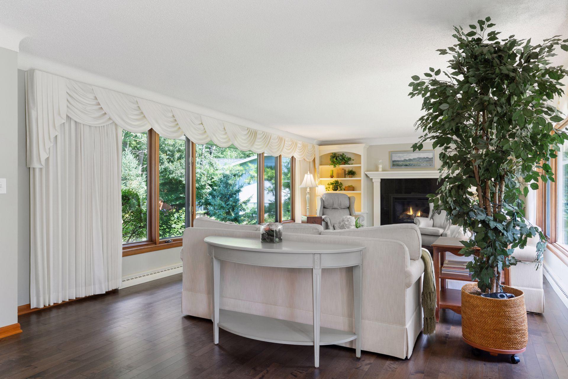 3072 Churchill Street