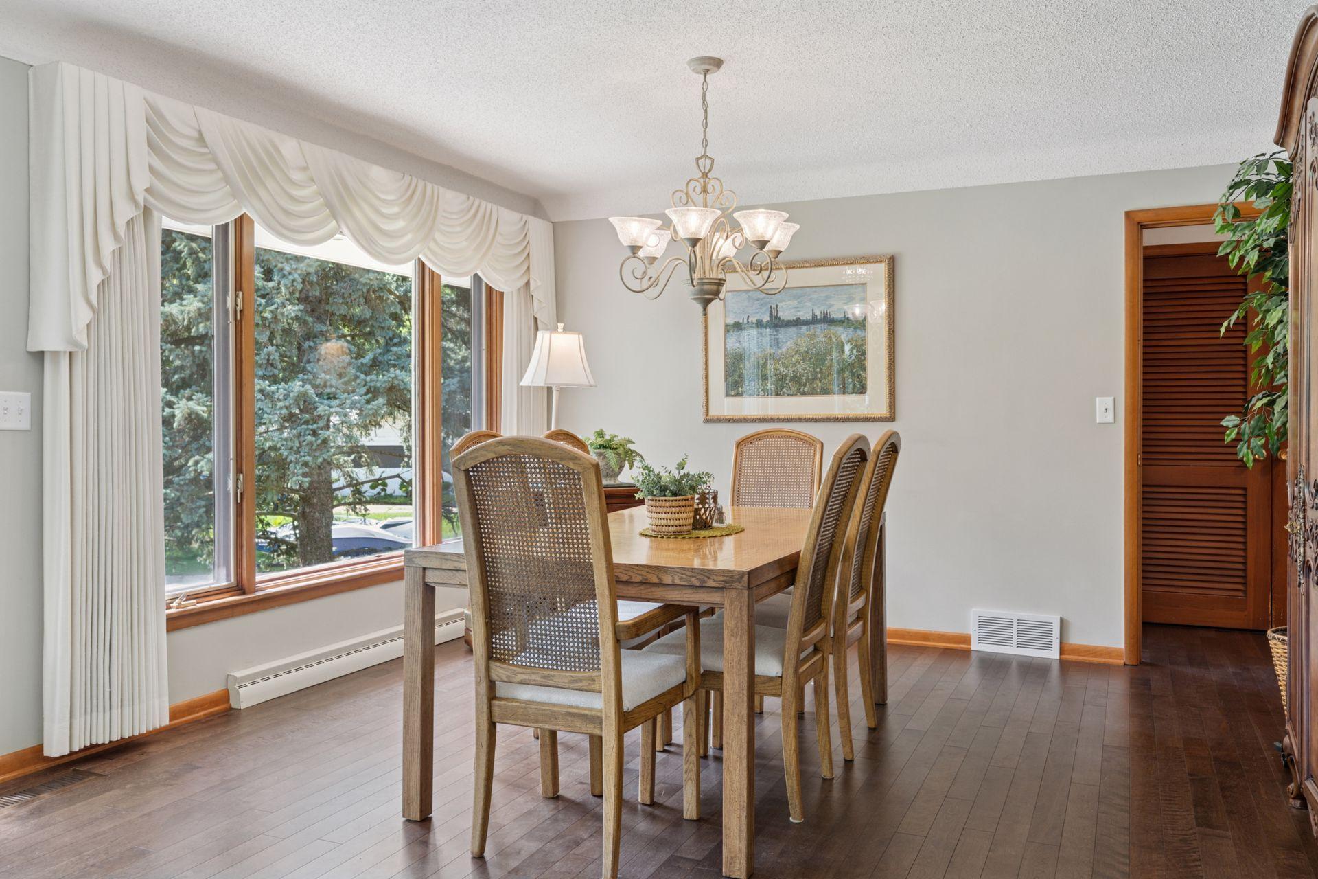 3072 Churchill Street