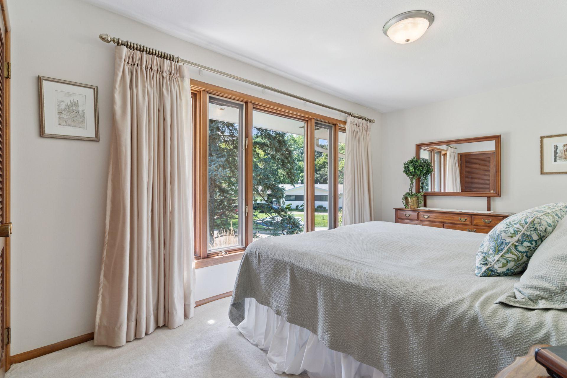 3072 Churchill Street