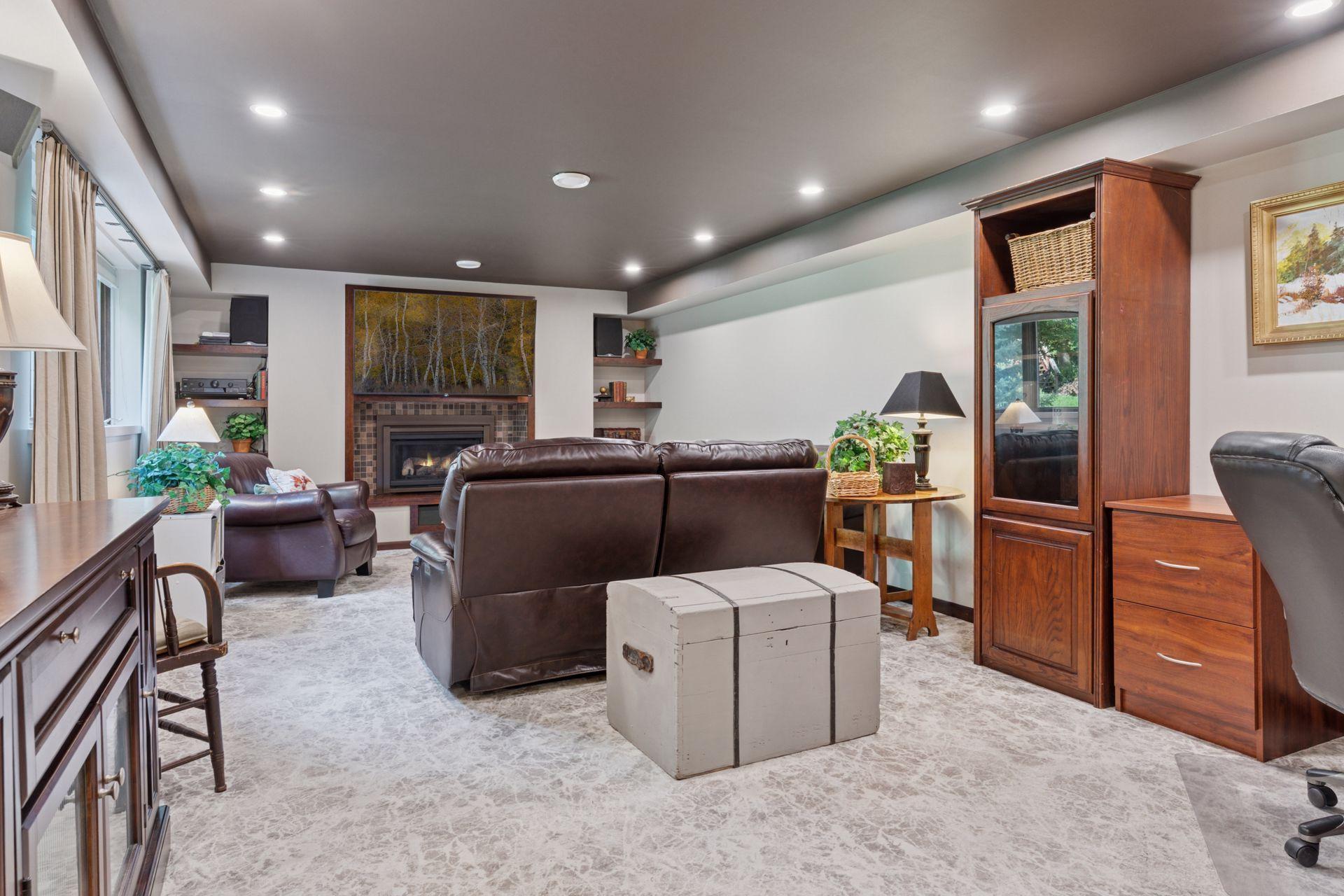 3072 Churchill Street