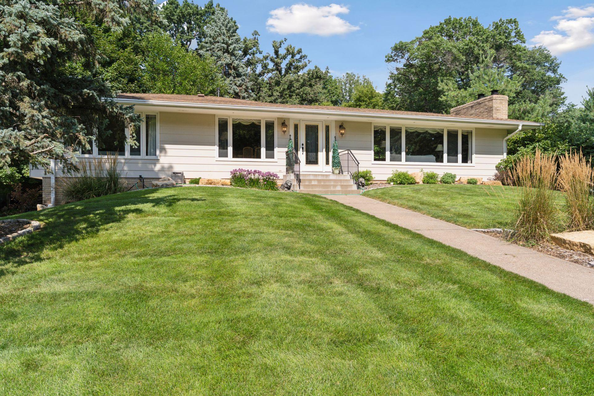 3072 Churchill Street