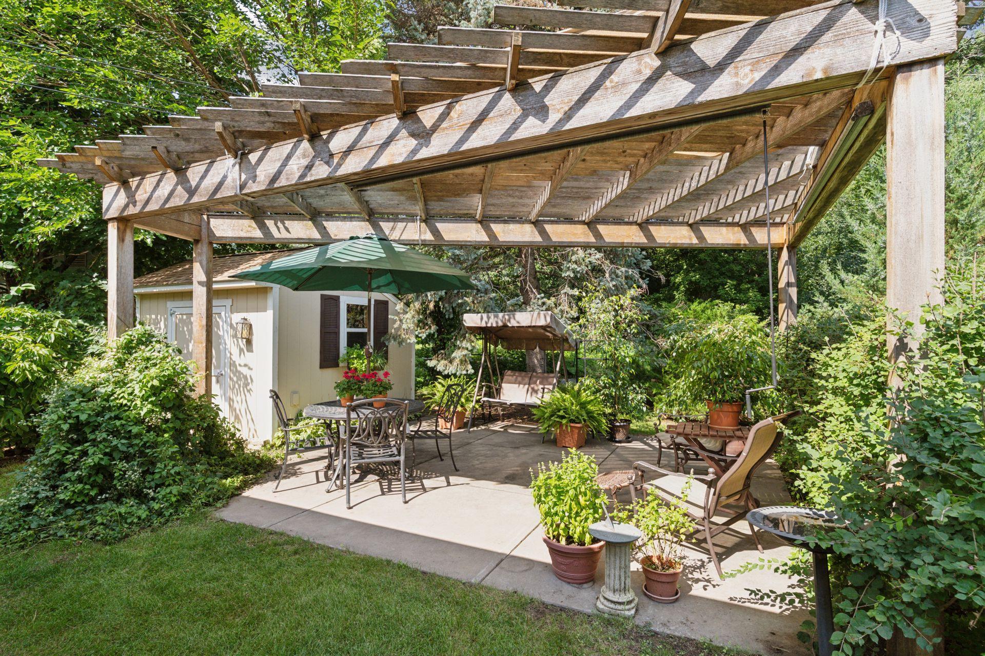 3072 Churchill Street