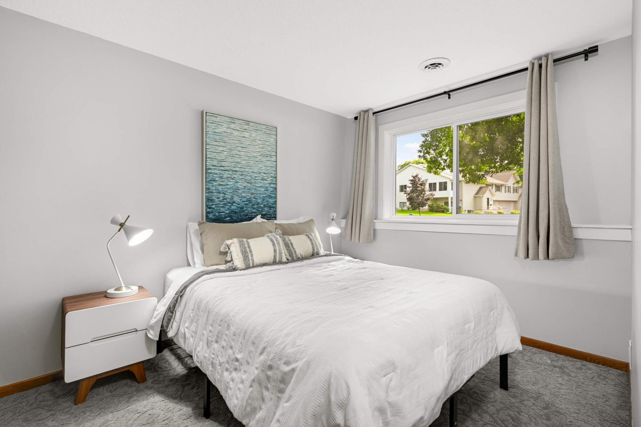 3702 Gershwin Lane N