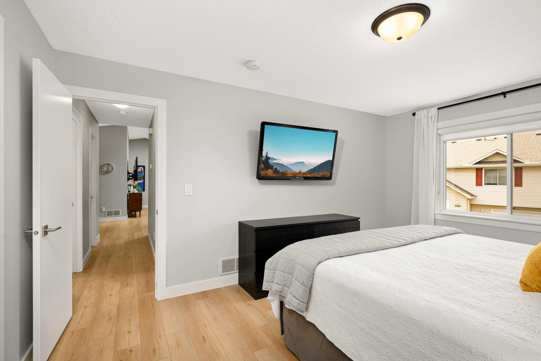 3702 Gershwin Lane N