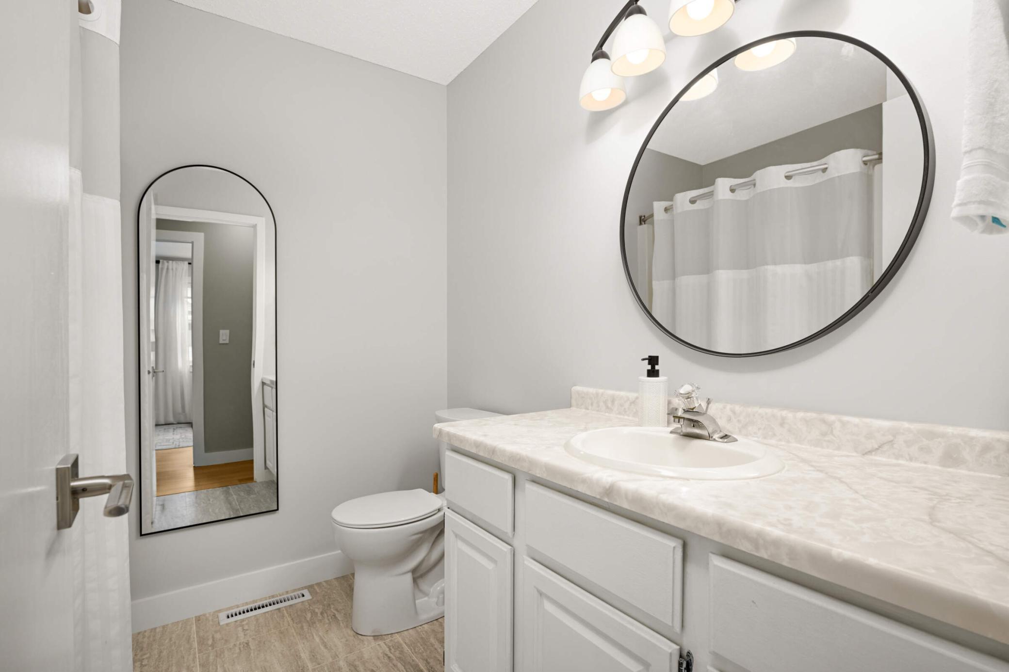 3702 Gershwin Lane N