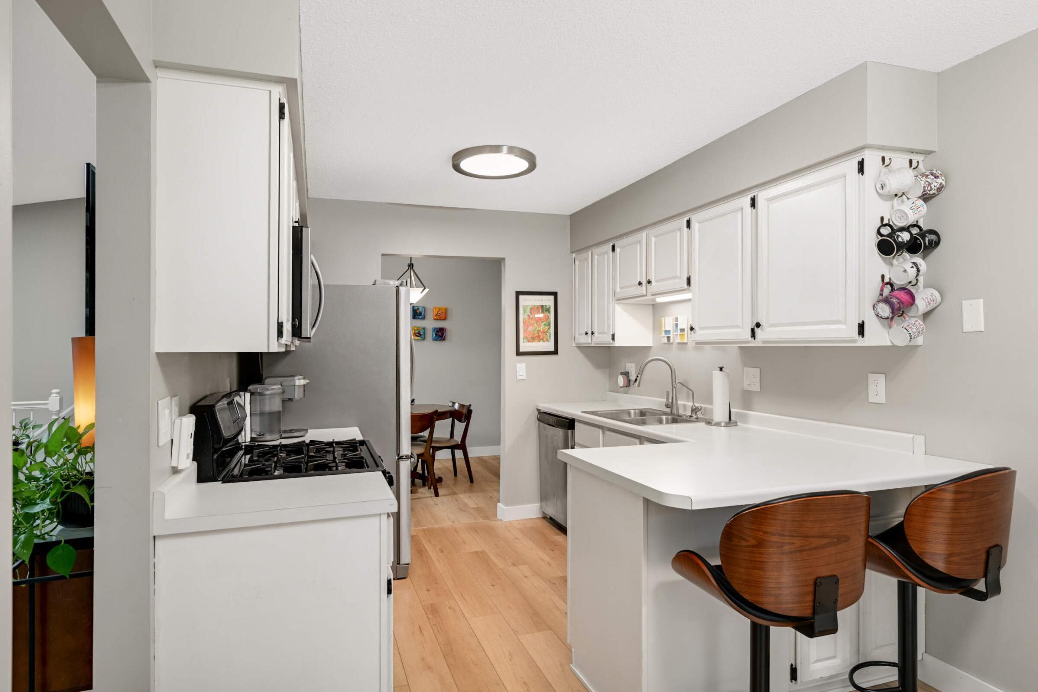 3702 Gershwin Lane N