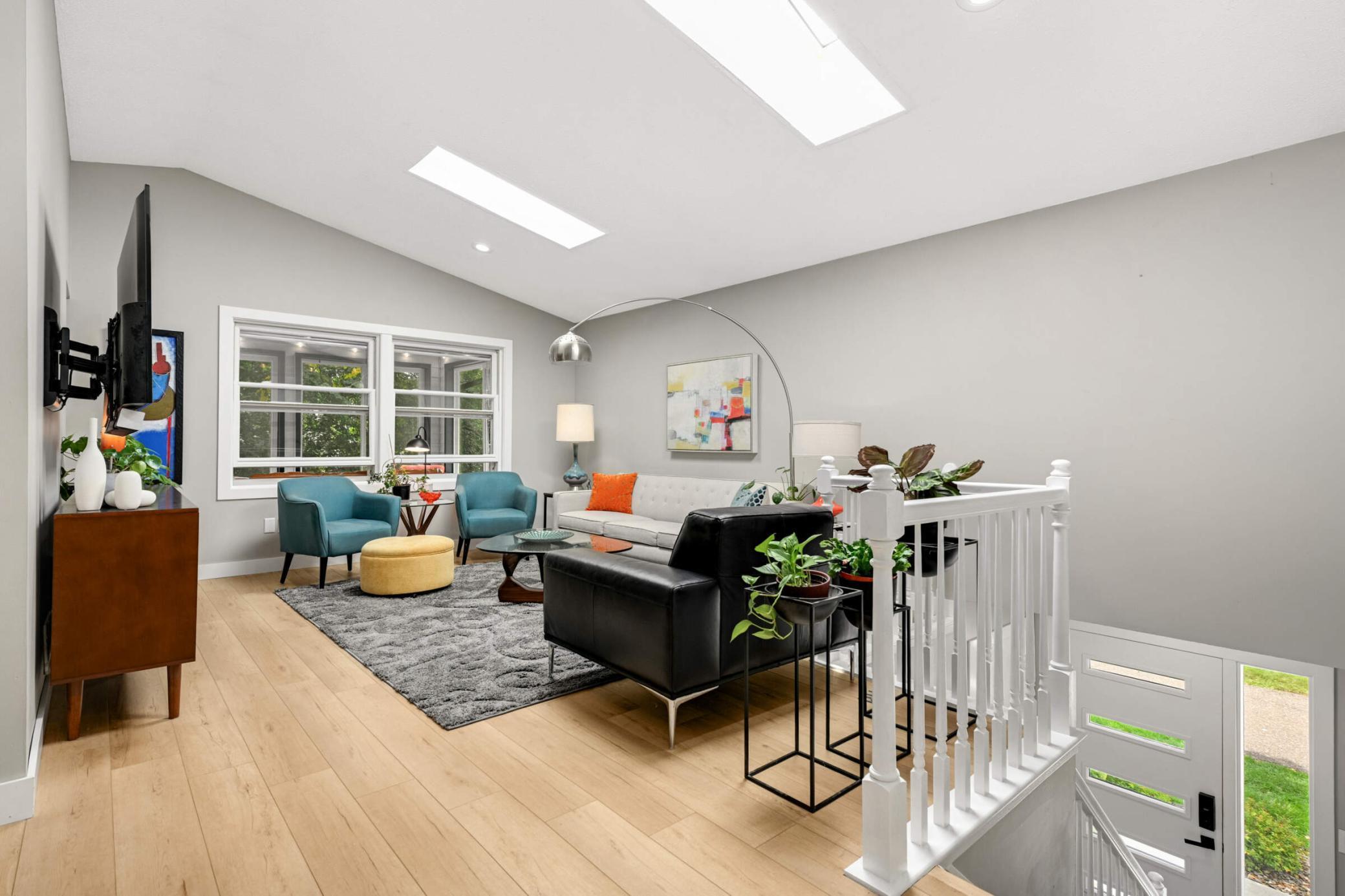 3702 Gershwin Lane N