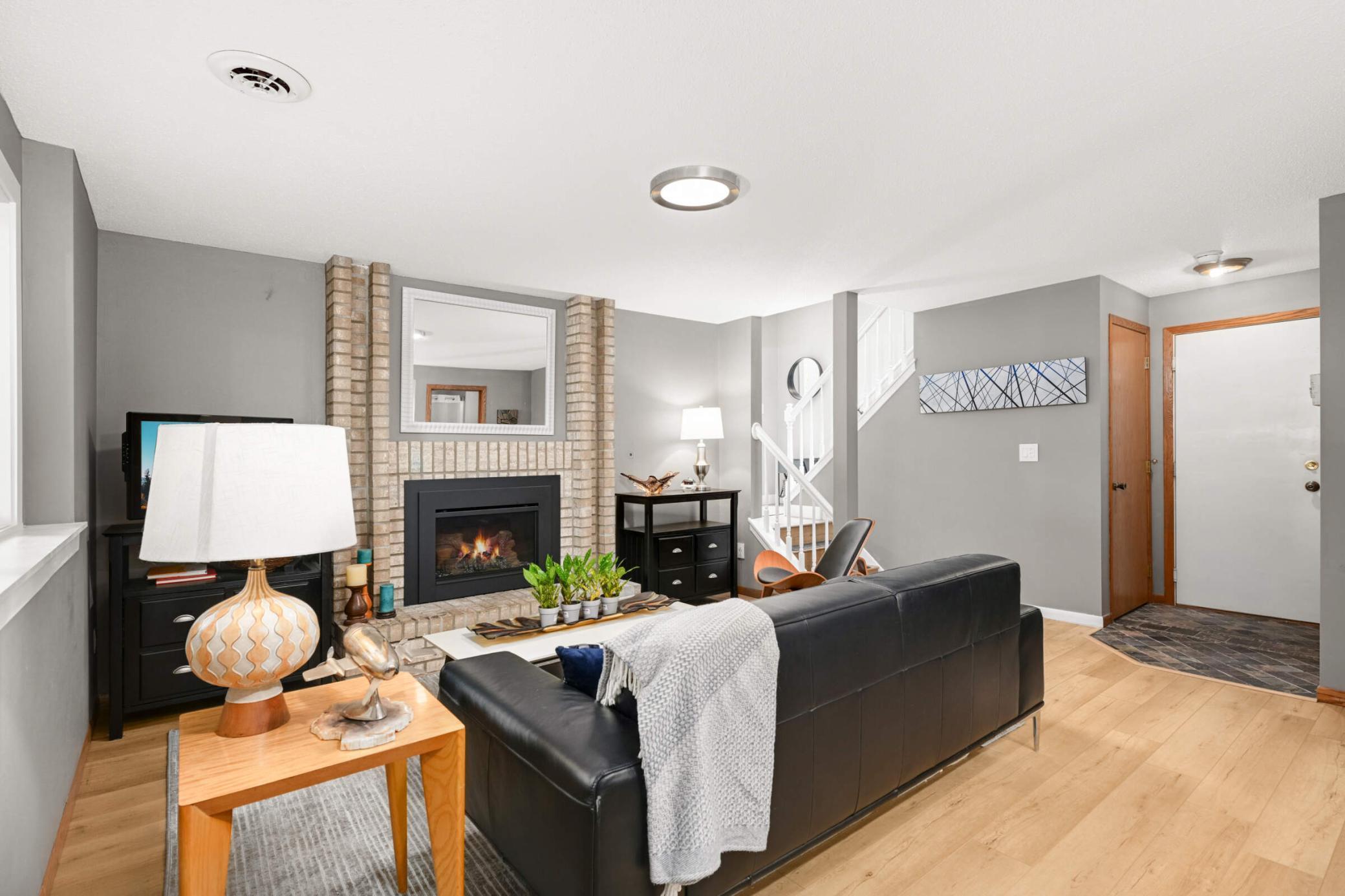 3702 Gershwin Lane N