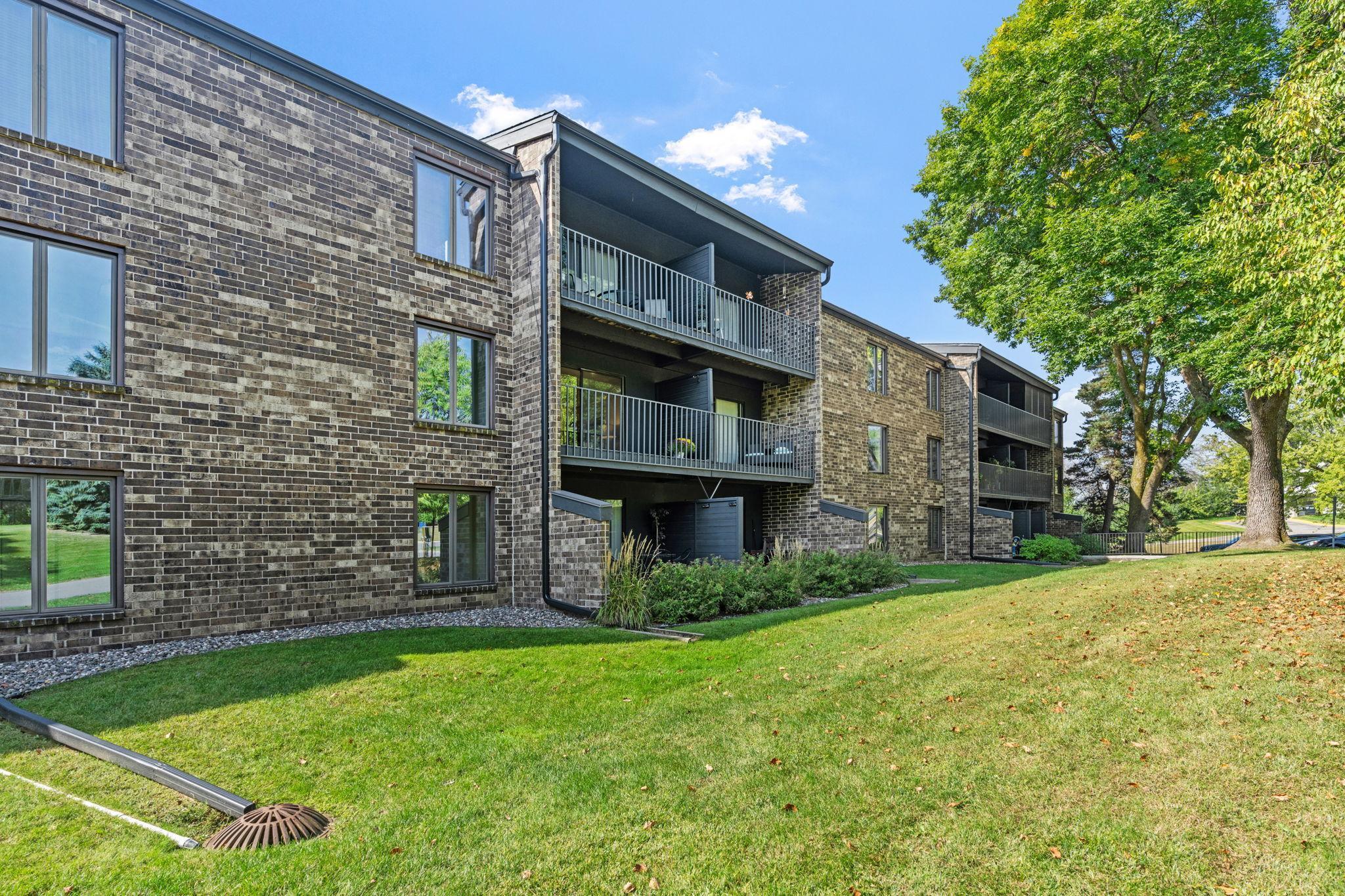 5140 W 102nd Street Unit: 210