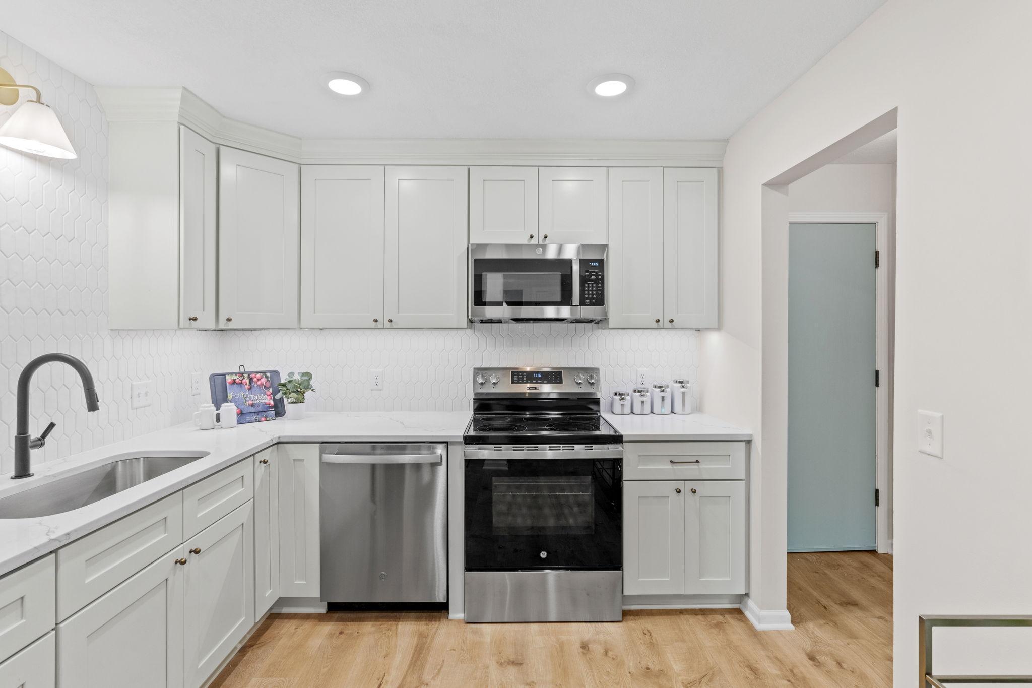 5140 W 102nd Street Unit: 210