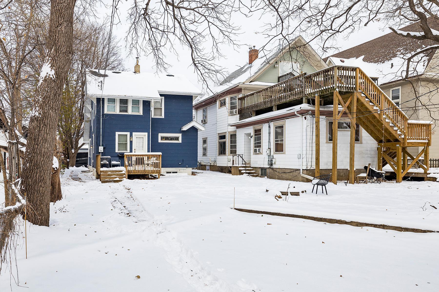 888 Laurel Avenue