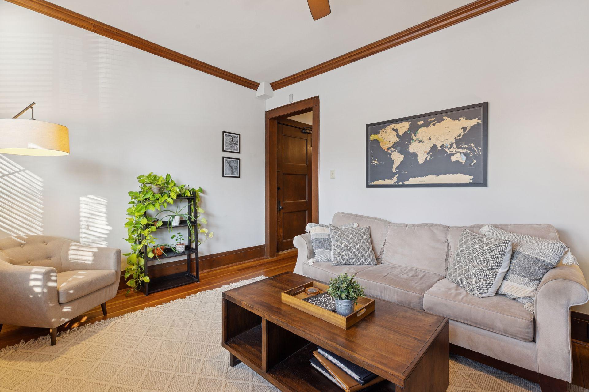 182 Kent Street Unit: 2