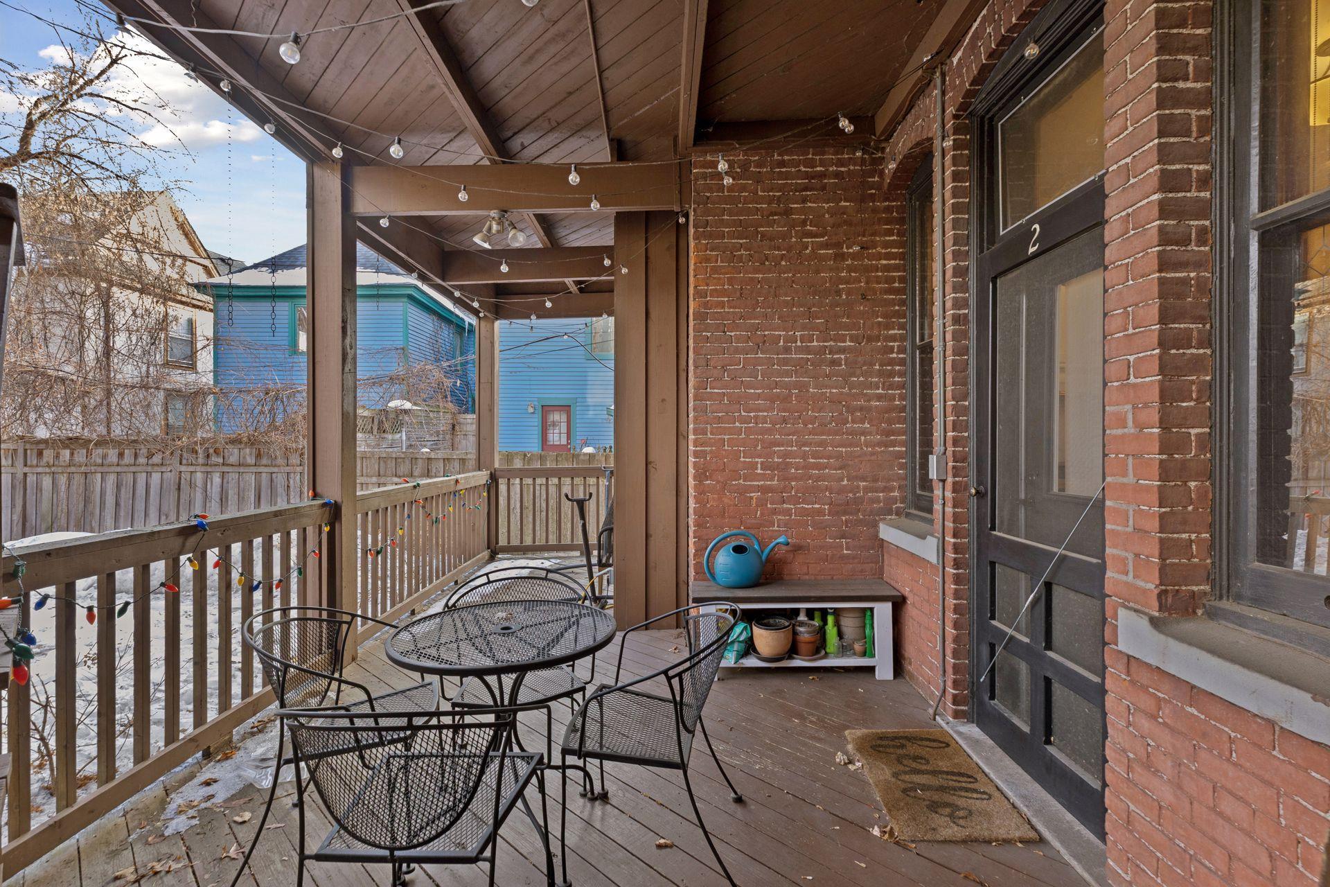 182 Kent Street Unit: 2