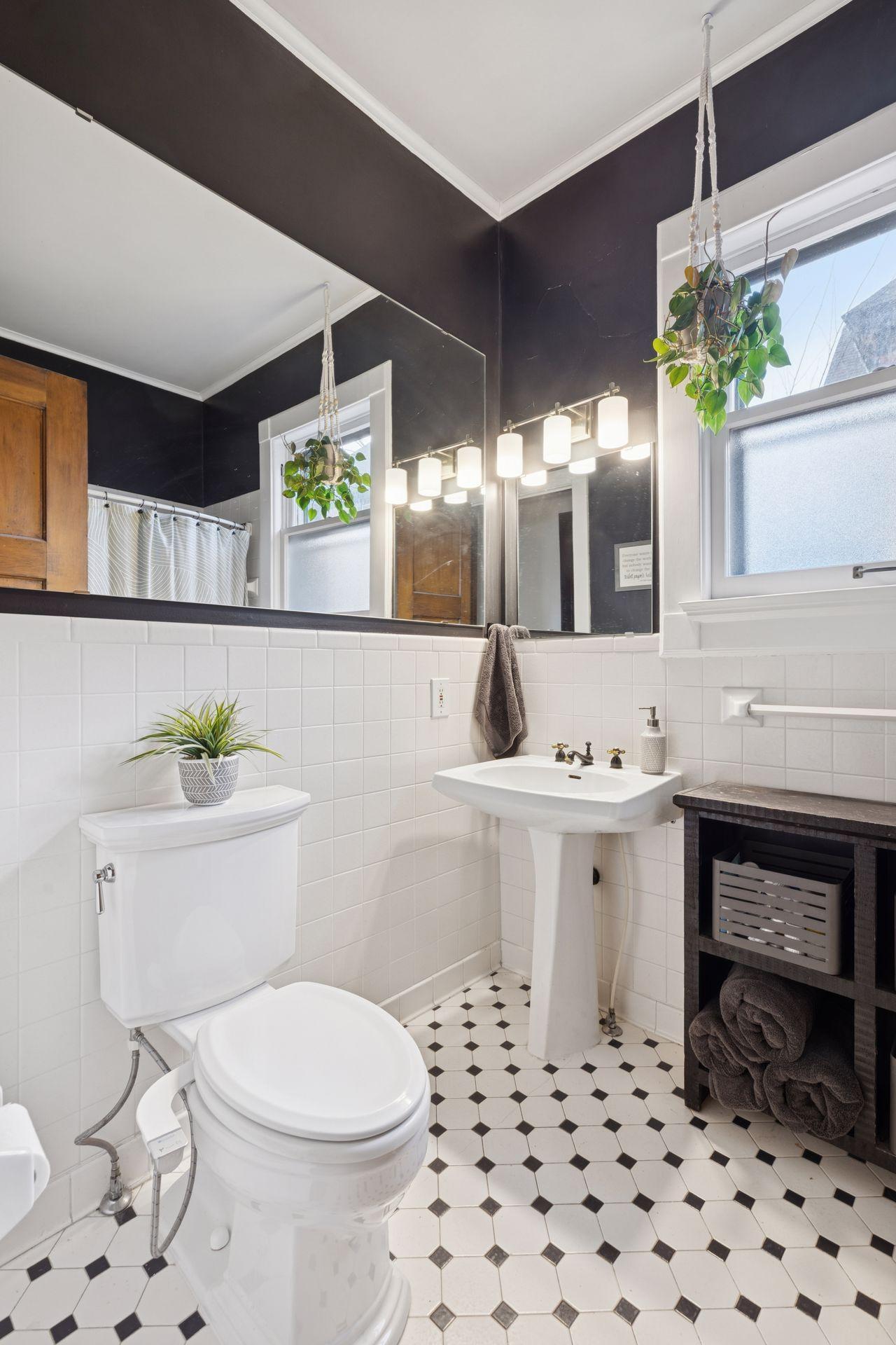 182 Kent Street Unit: 2