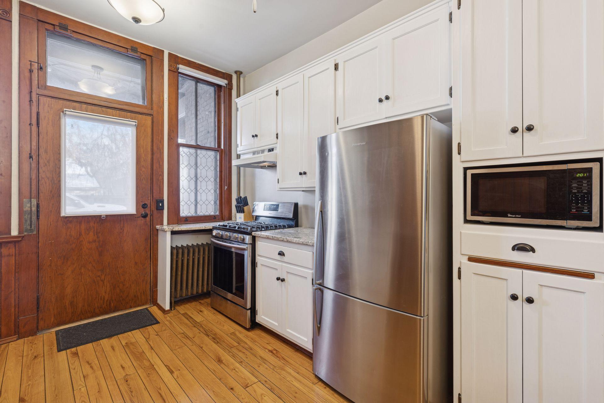 182 Kent Street Unit: 2