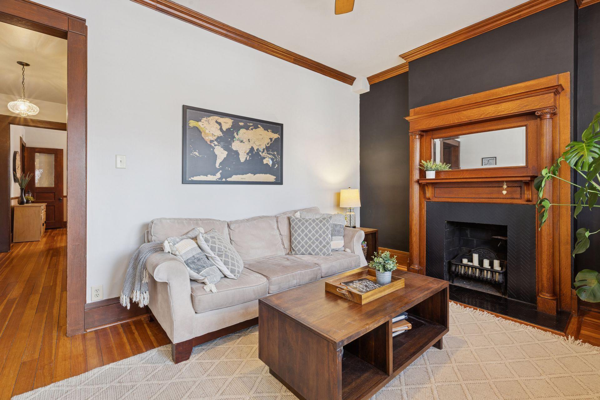 182 Kent Street Unit: 2