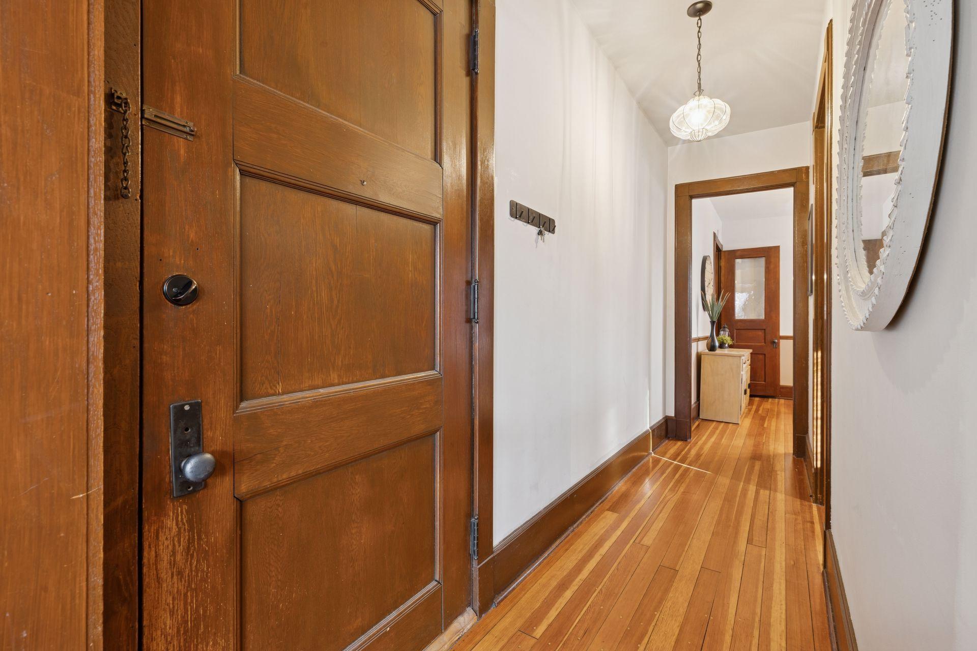 182 Kent Street Unit: 2