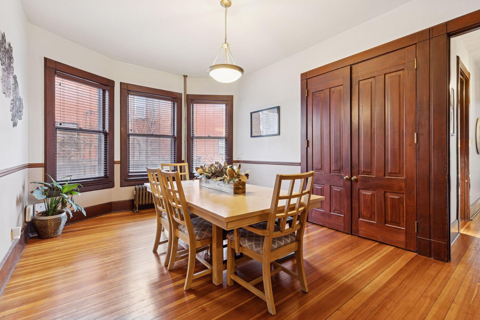 182 Kent Street Unit: 2