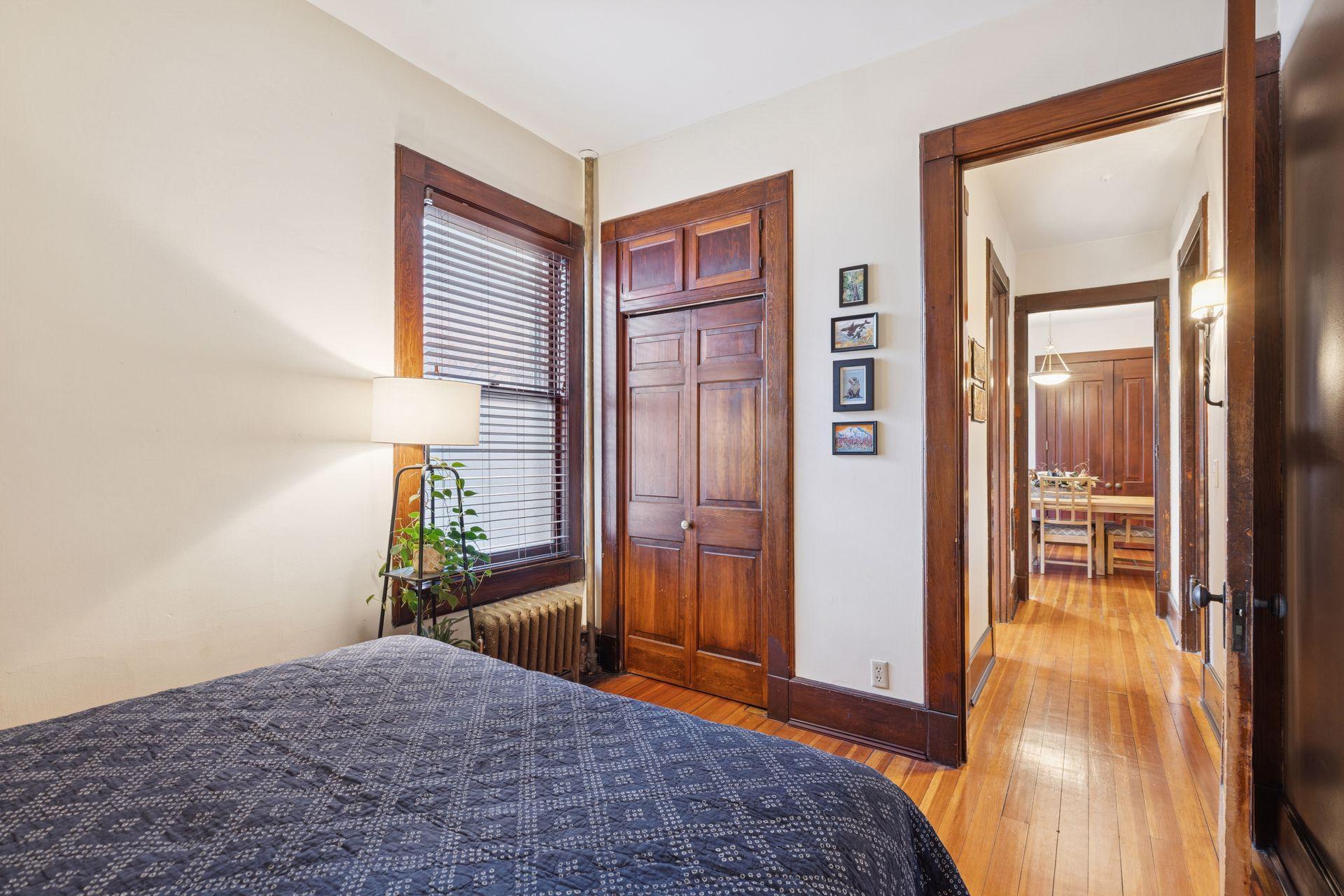 182 Kent Street Unit: 2