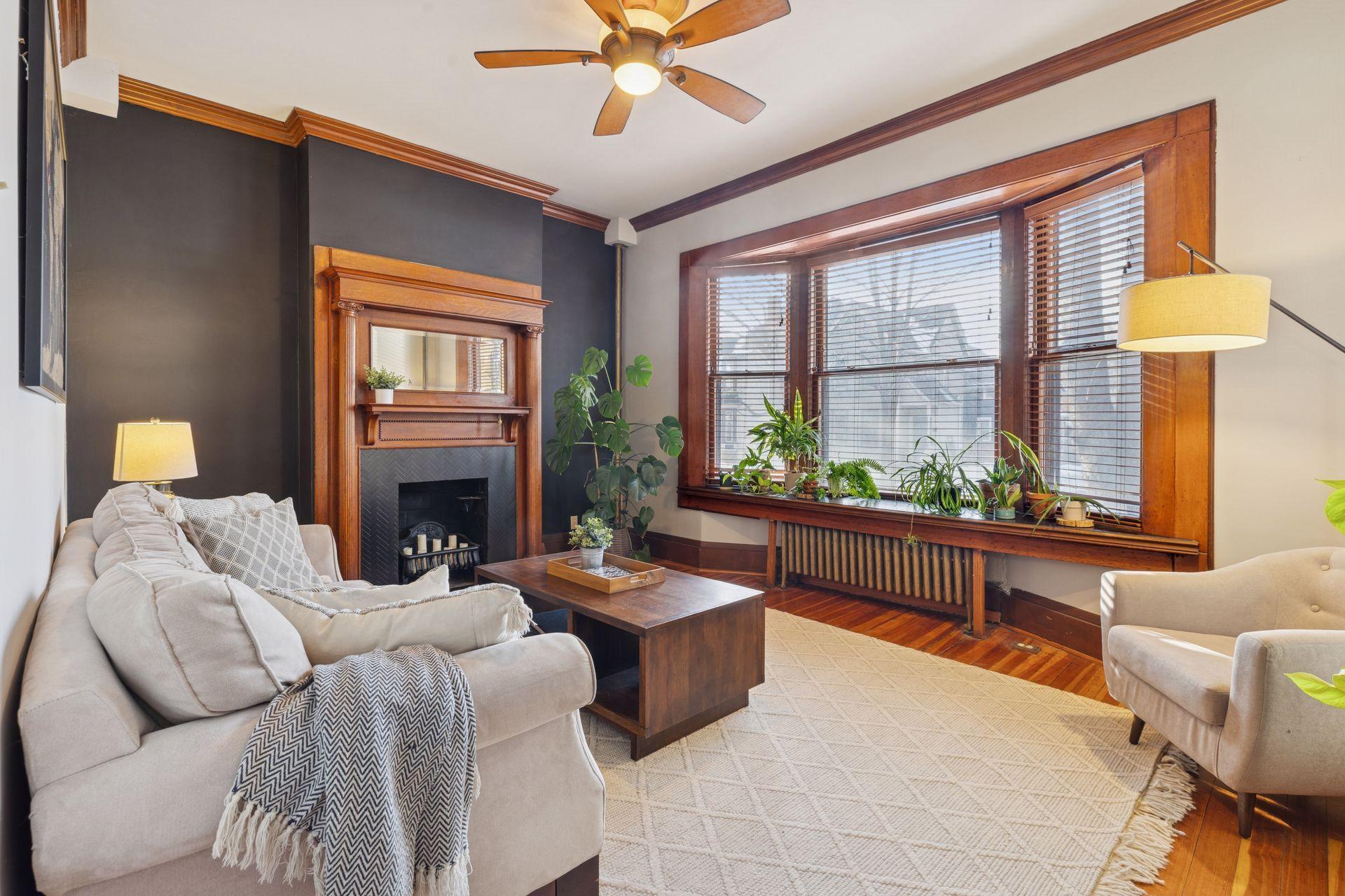 182 Kent Street Unit: 2