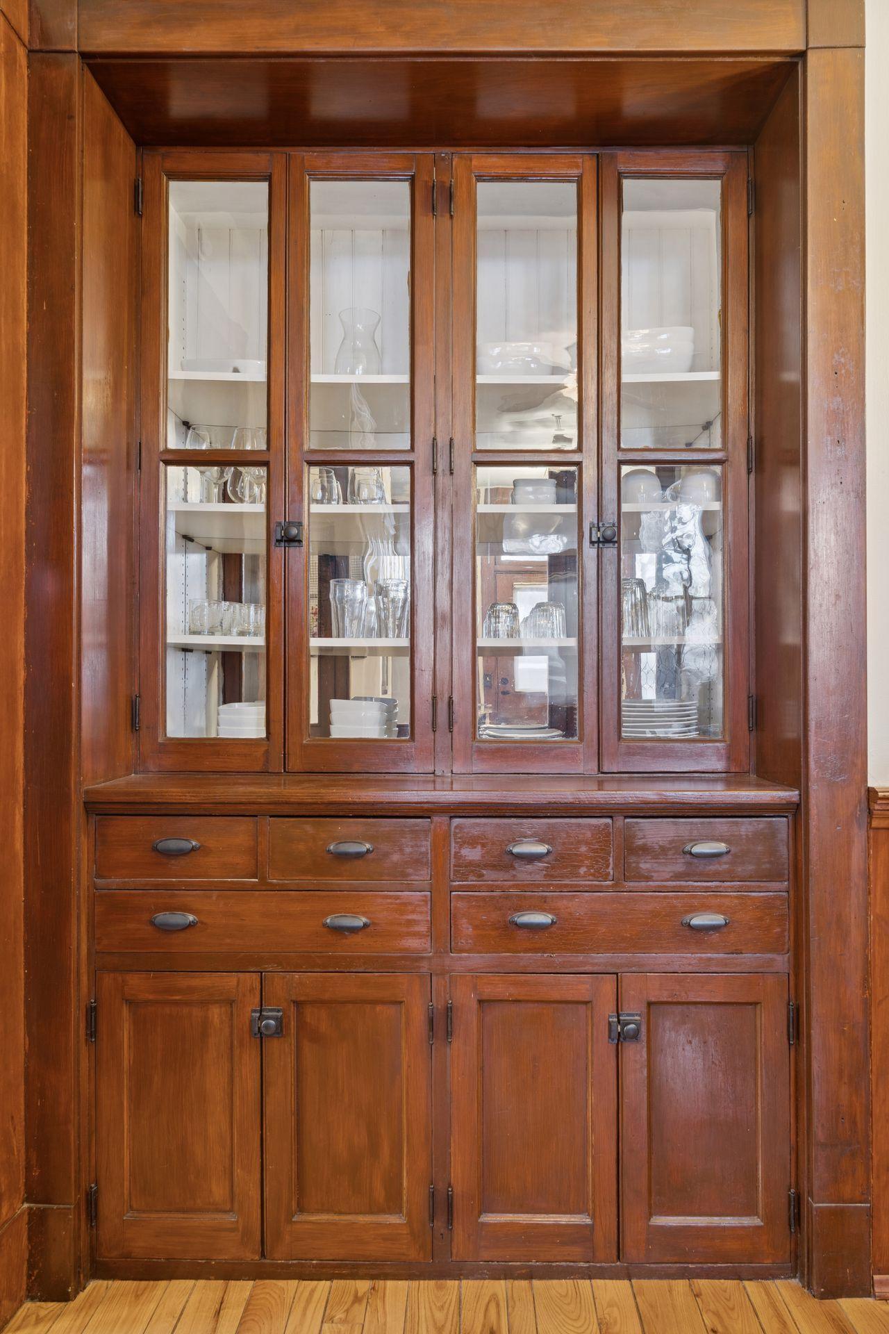 182 Kent Street Unit: 2