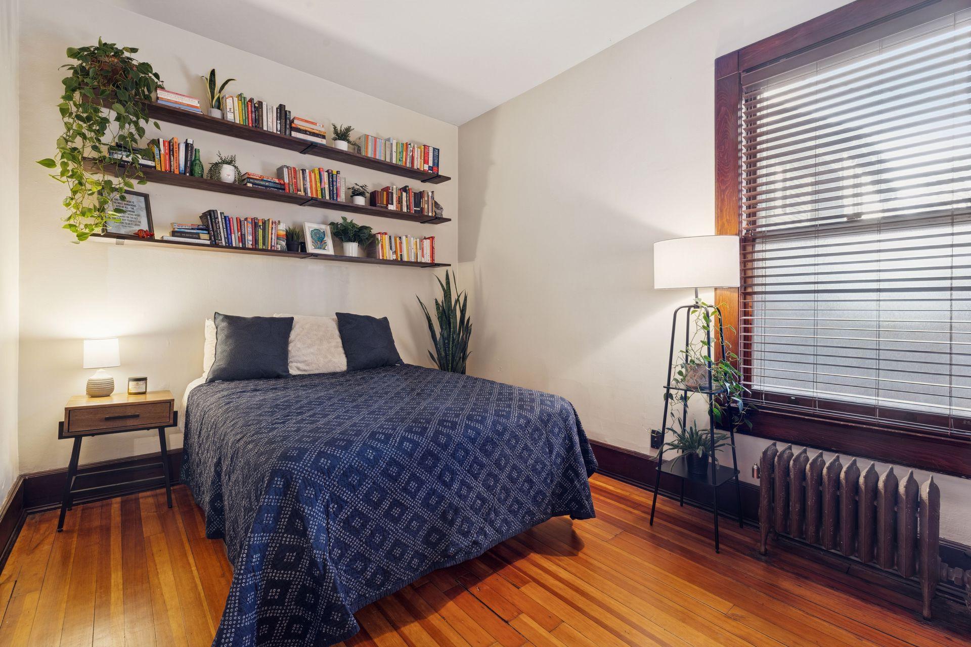 182 Kent Street Unit: 2