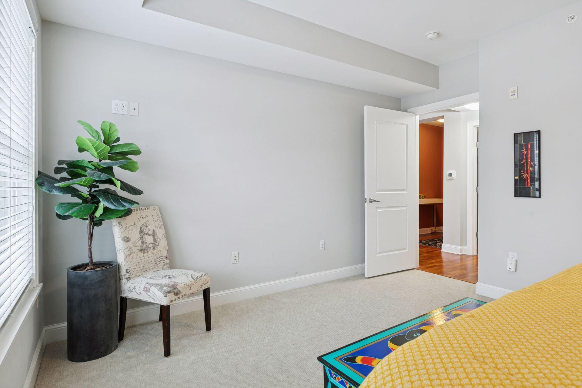 1060 Grand Avenue Unit: 204