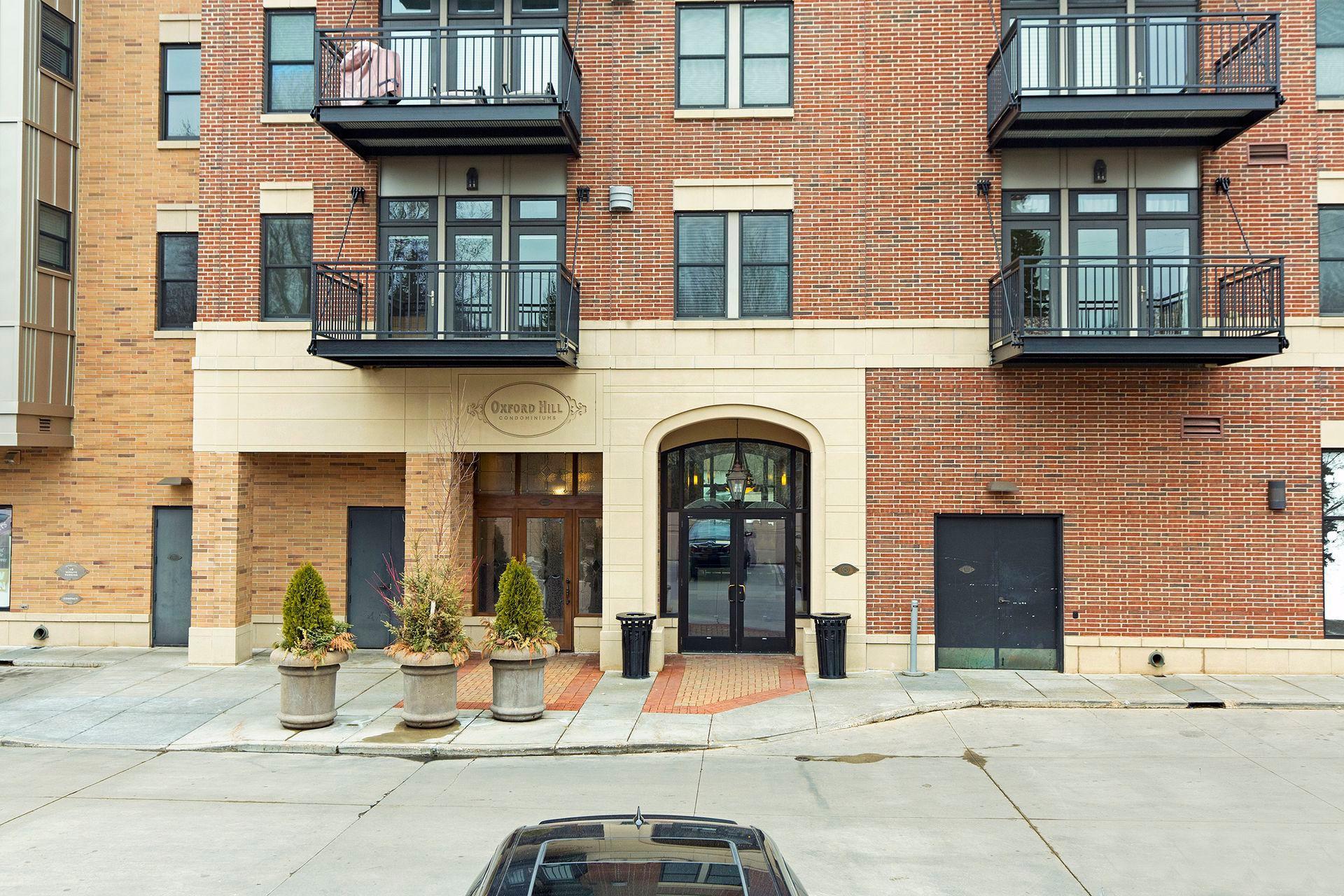 1060 Grand Avenue Unit: 204