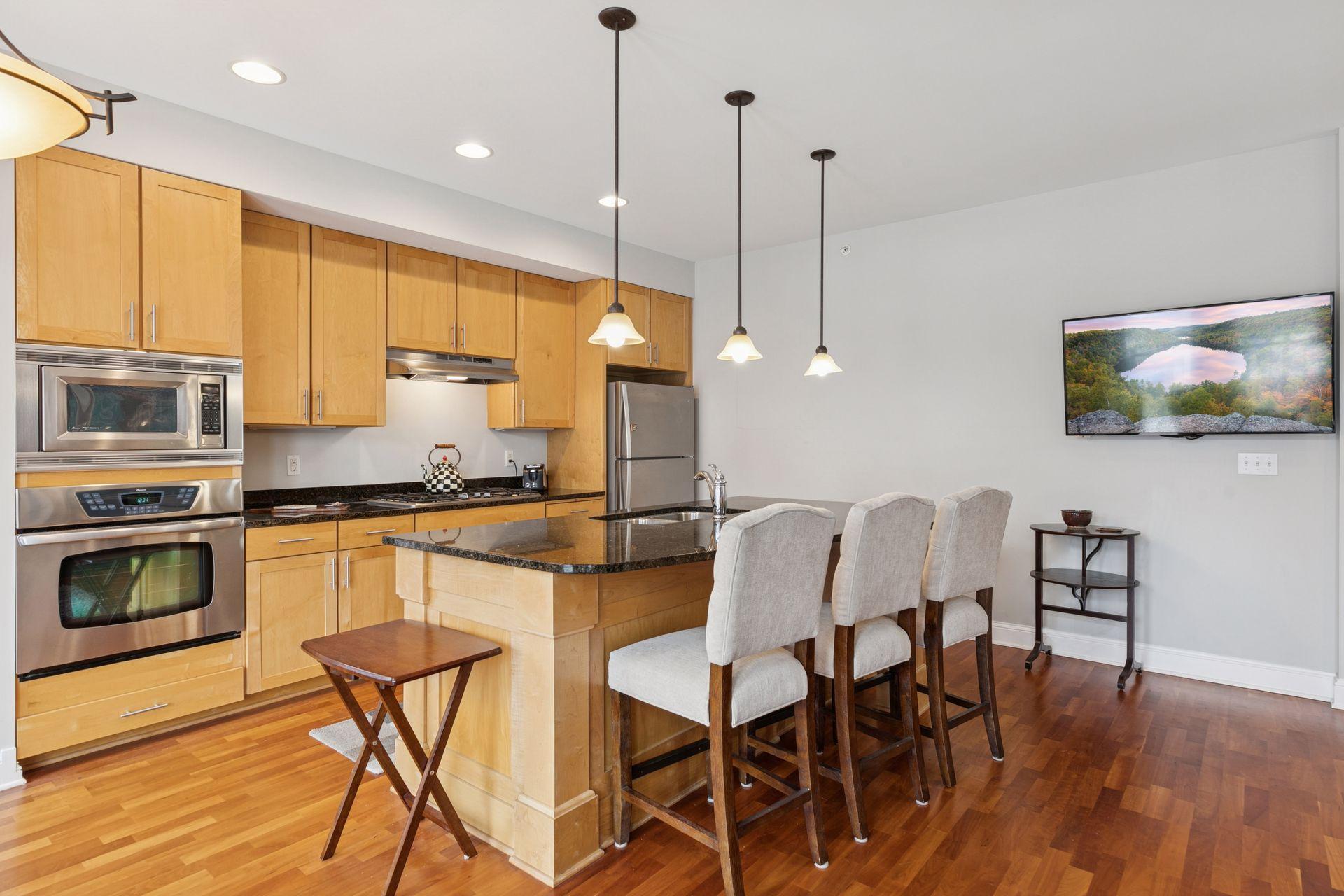 1060 Grand Avenue Unit: 204