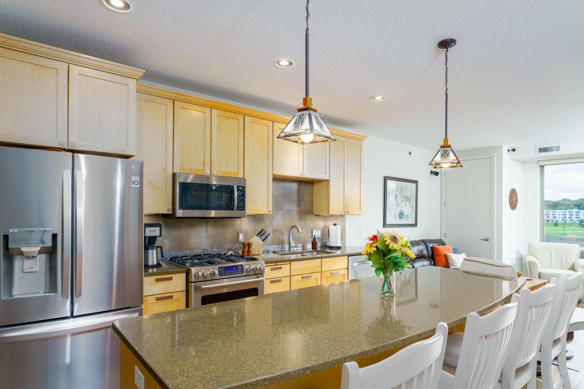 240 Spring Street Unit: 325