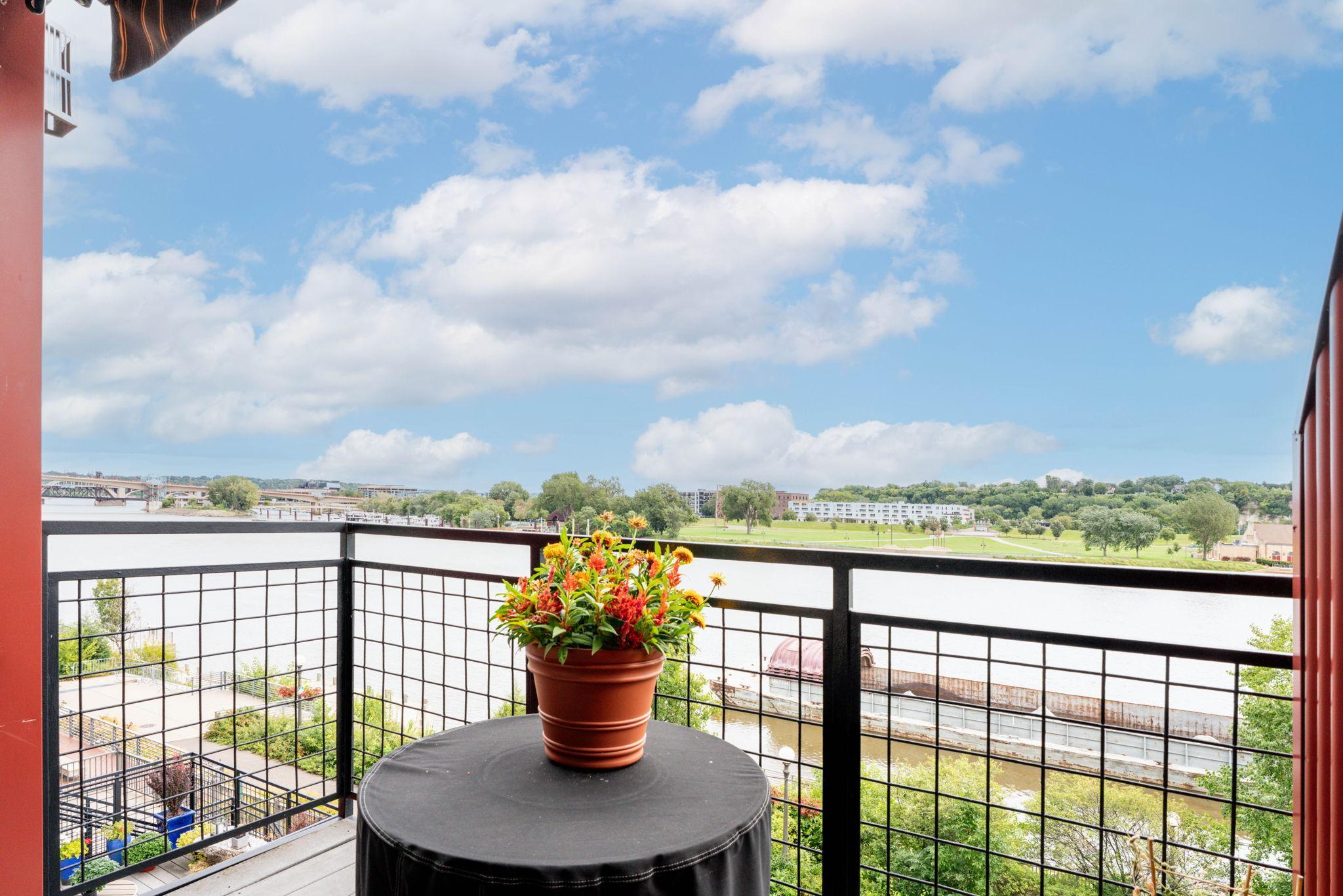 240 Spring Street Unit: 325