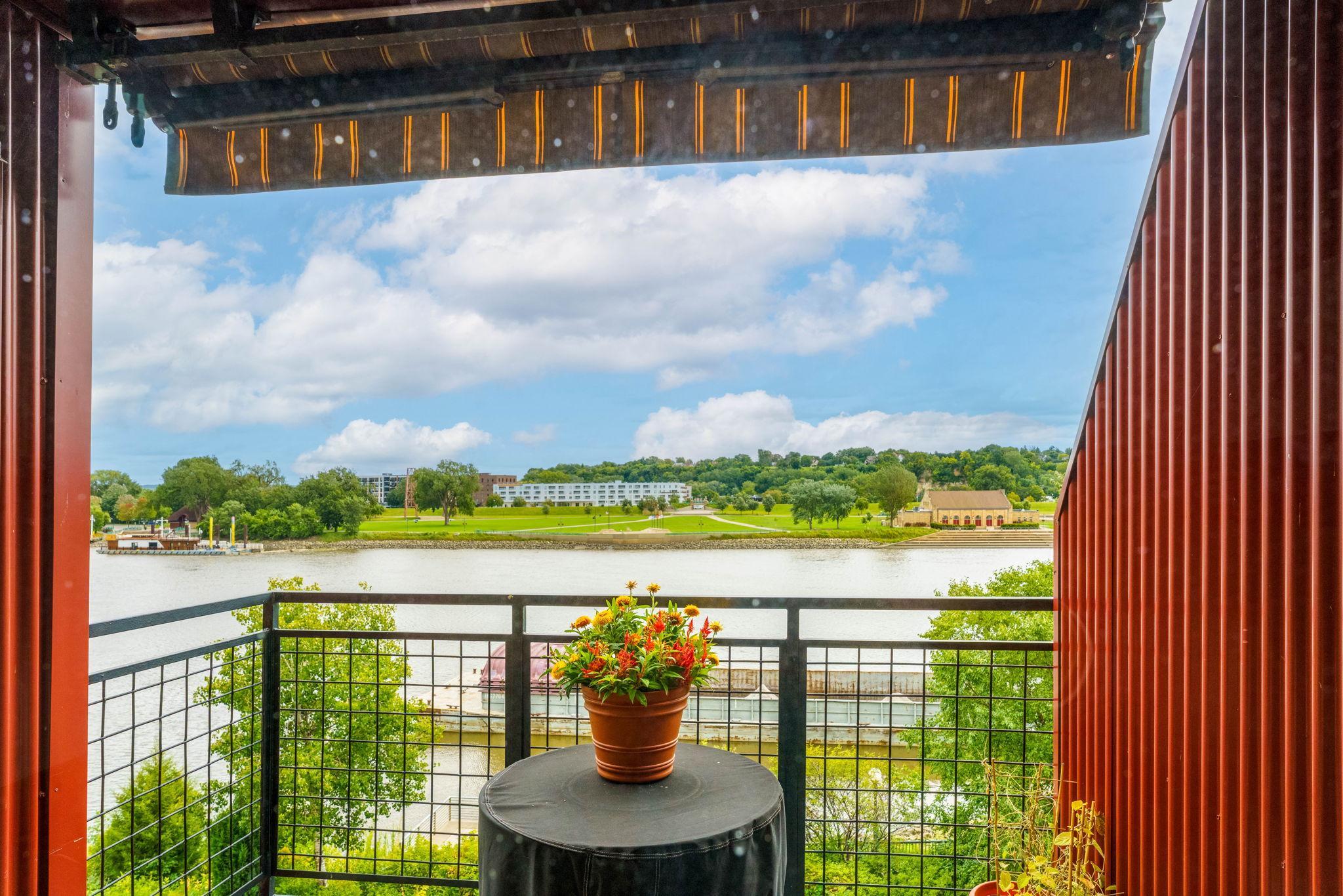 240 Spring Street Unit: 325