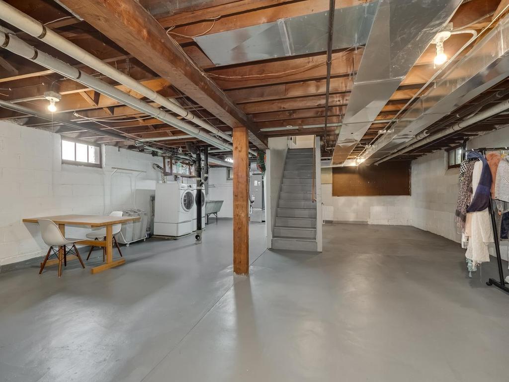 4853 Park Avenue