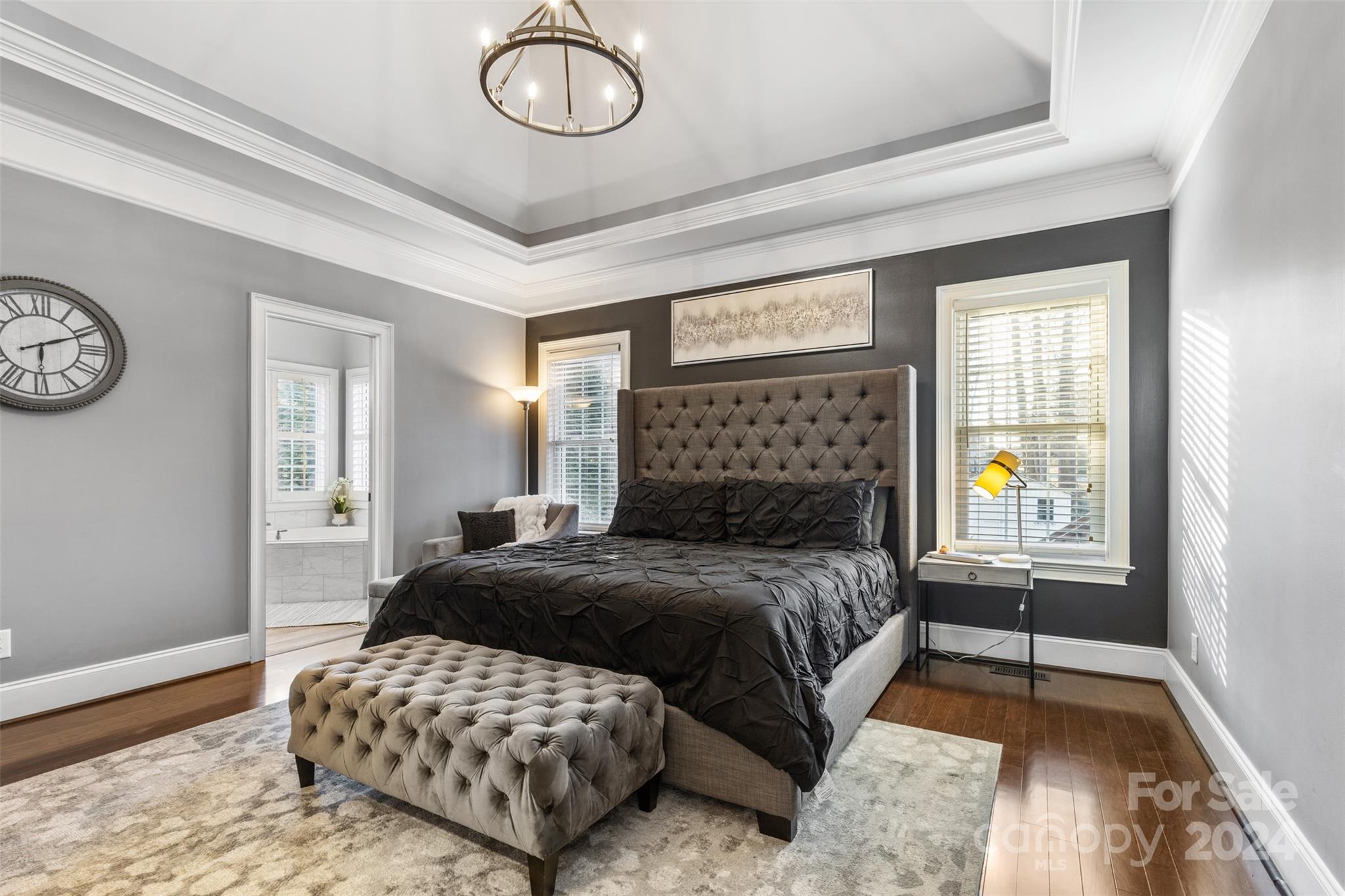 15807 Pineknoll Lane