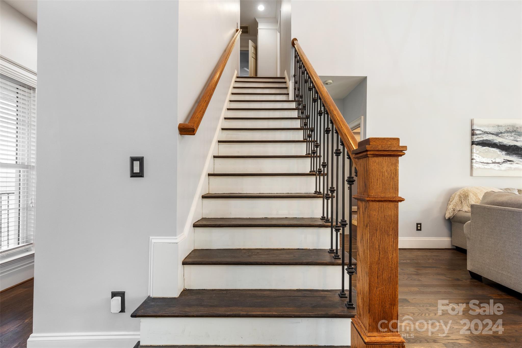 15807 Pineknoll Lane