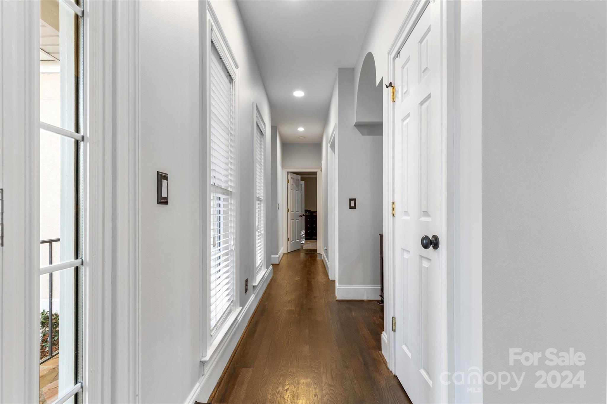 15807 Pineknoll Lane