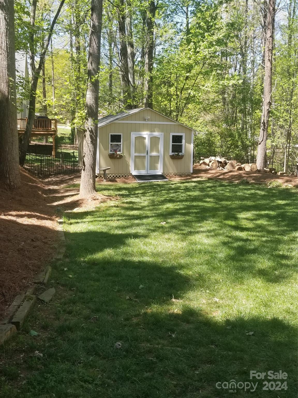 15807 Pineknoll Lane