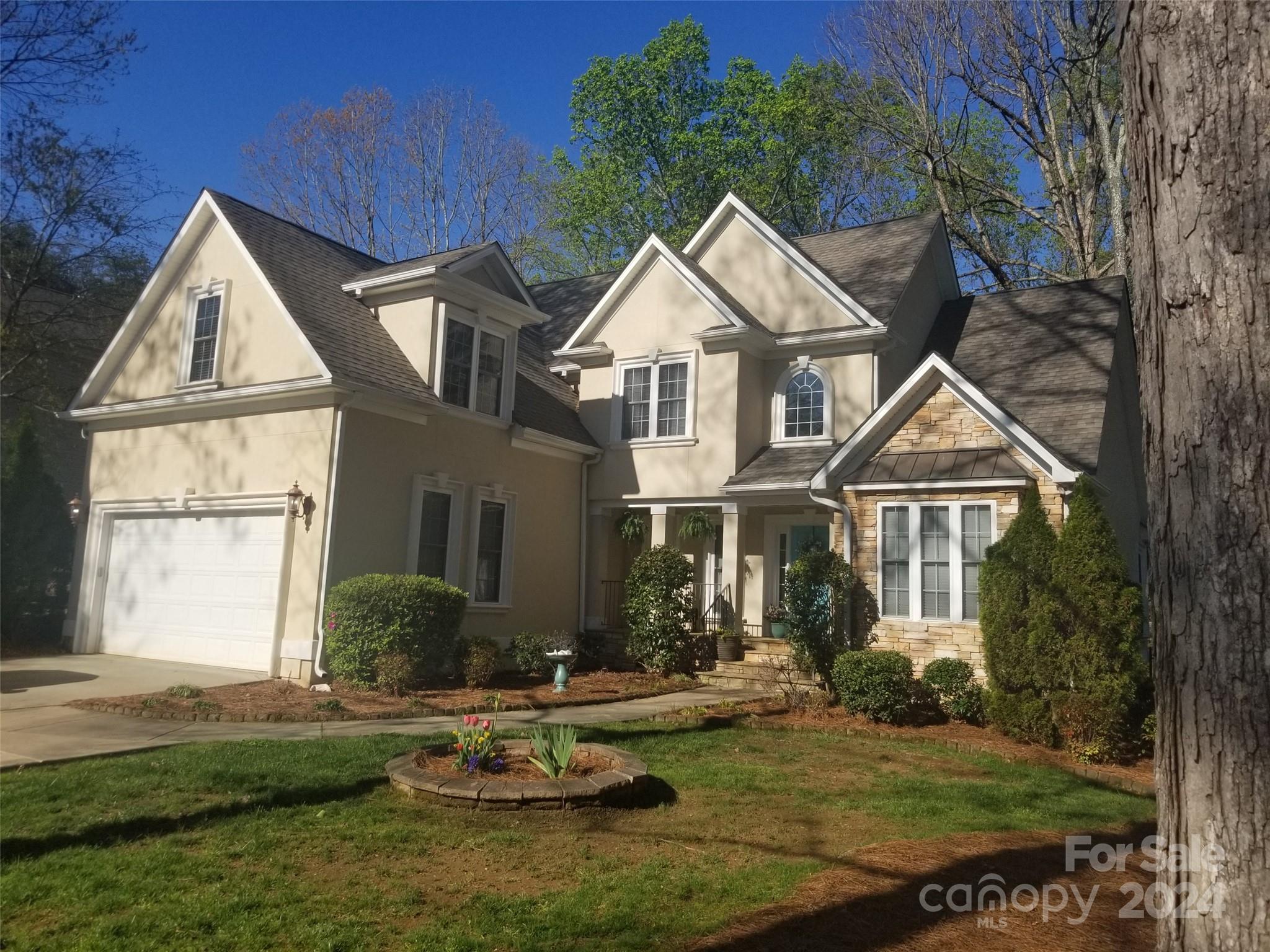 15807 Pineknoll Lane