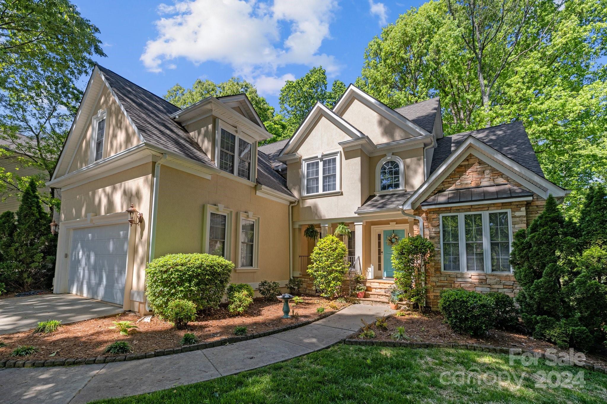 15807 Pineknoll Lane