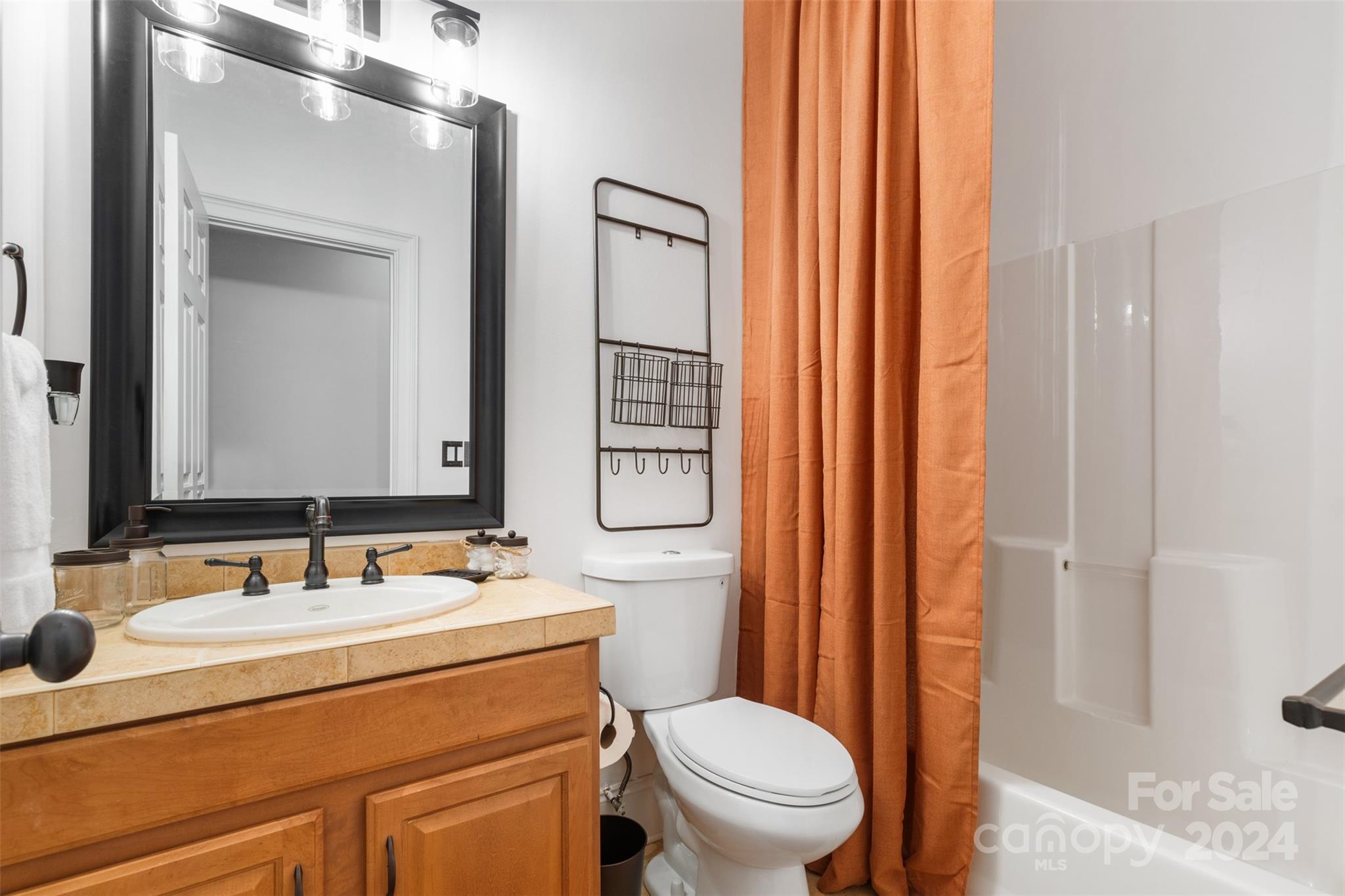 15807 Pineknoll Lane