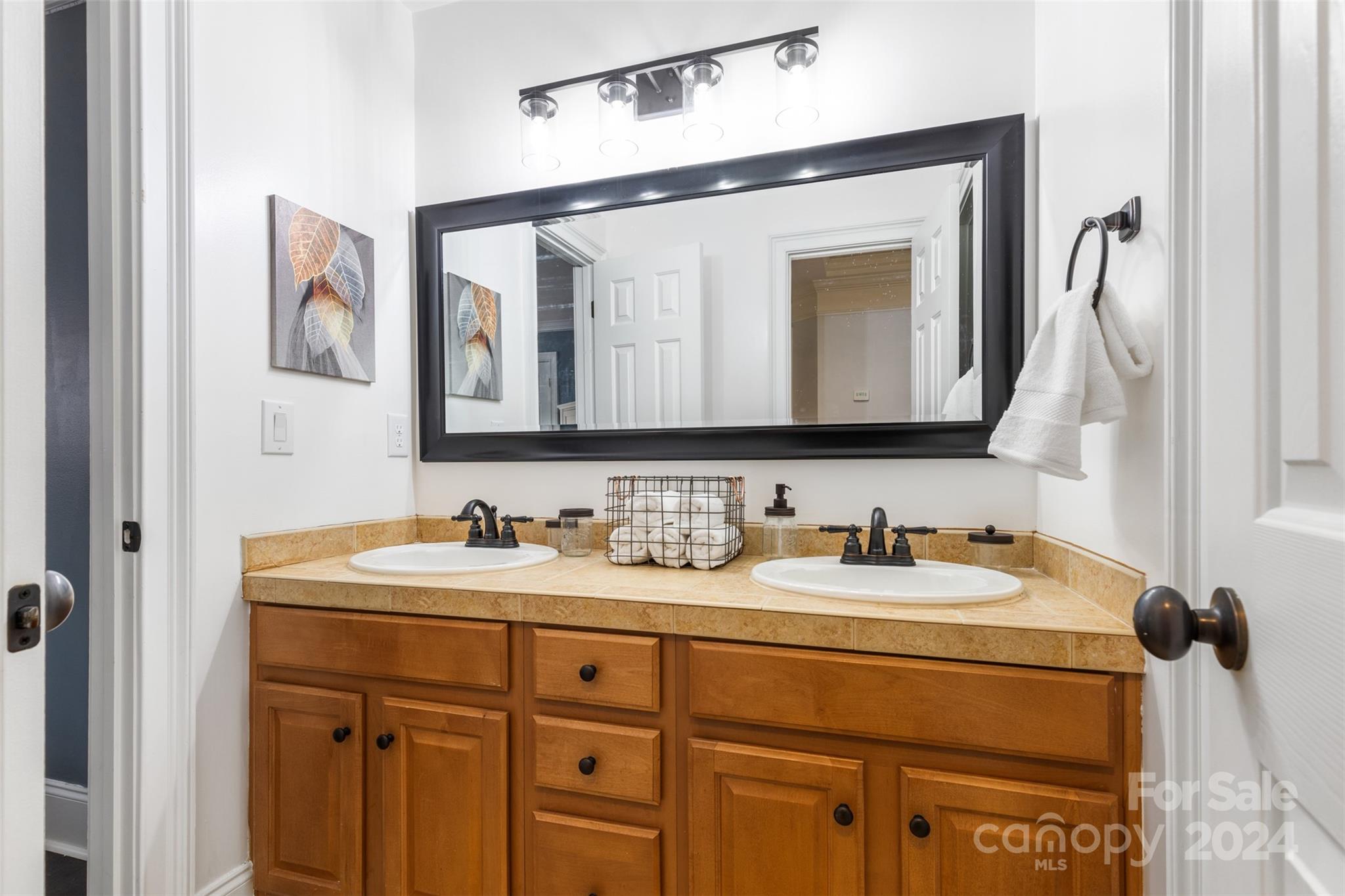 15807 Pineknoll Lane