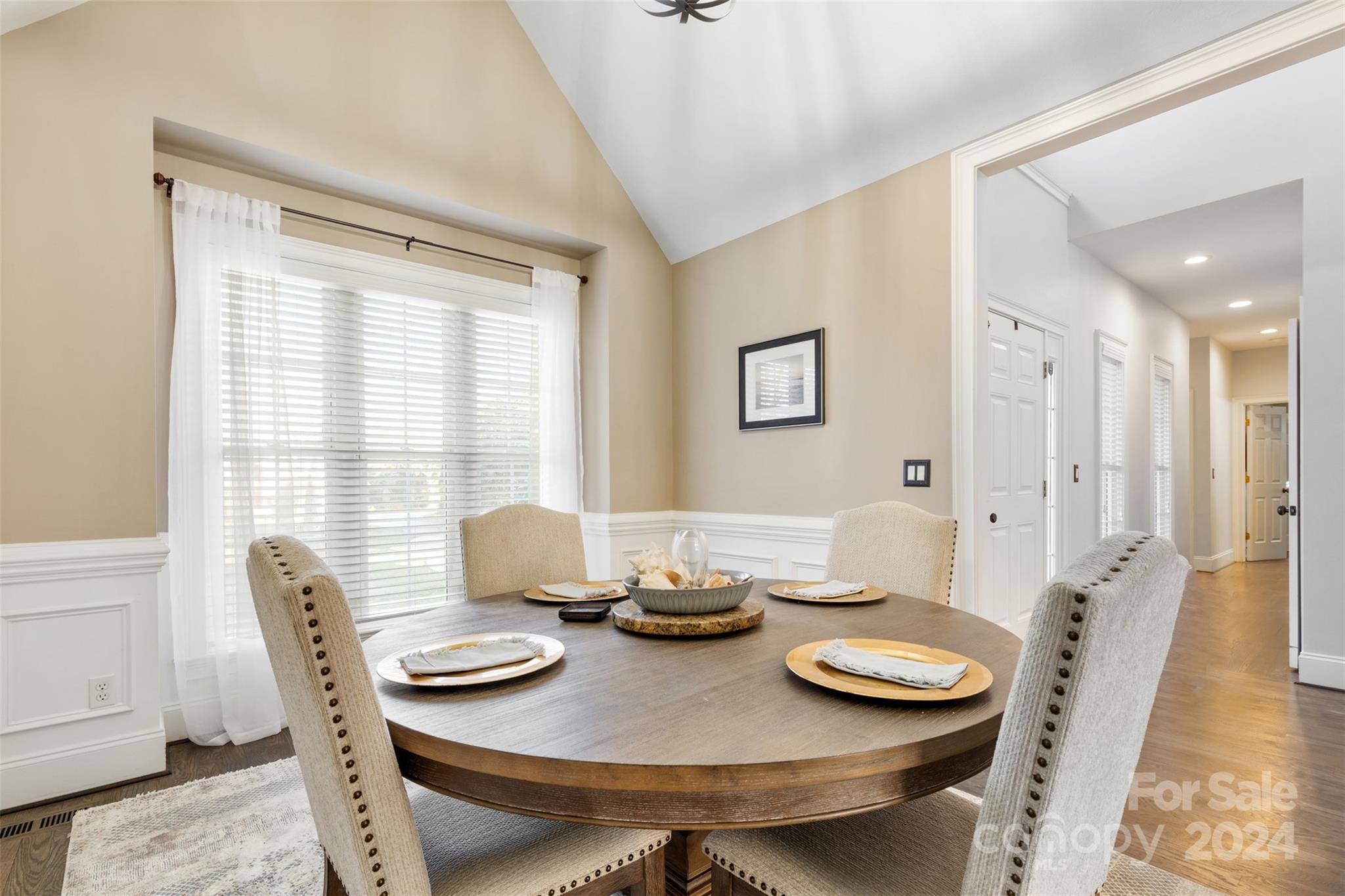 15807 Pineknoll Lane