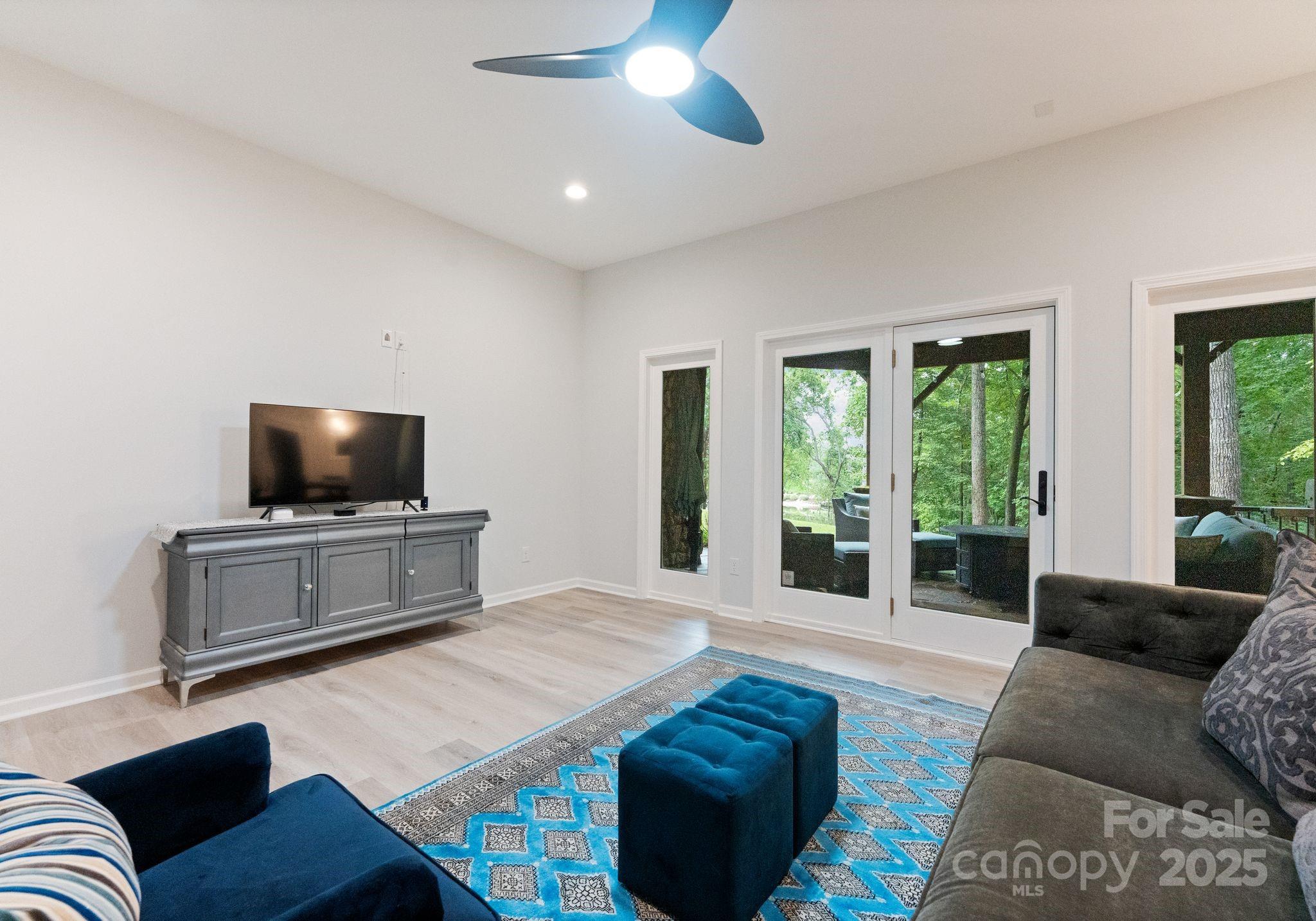 20361 Enclave Oaks Court