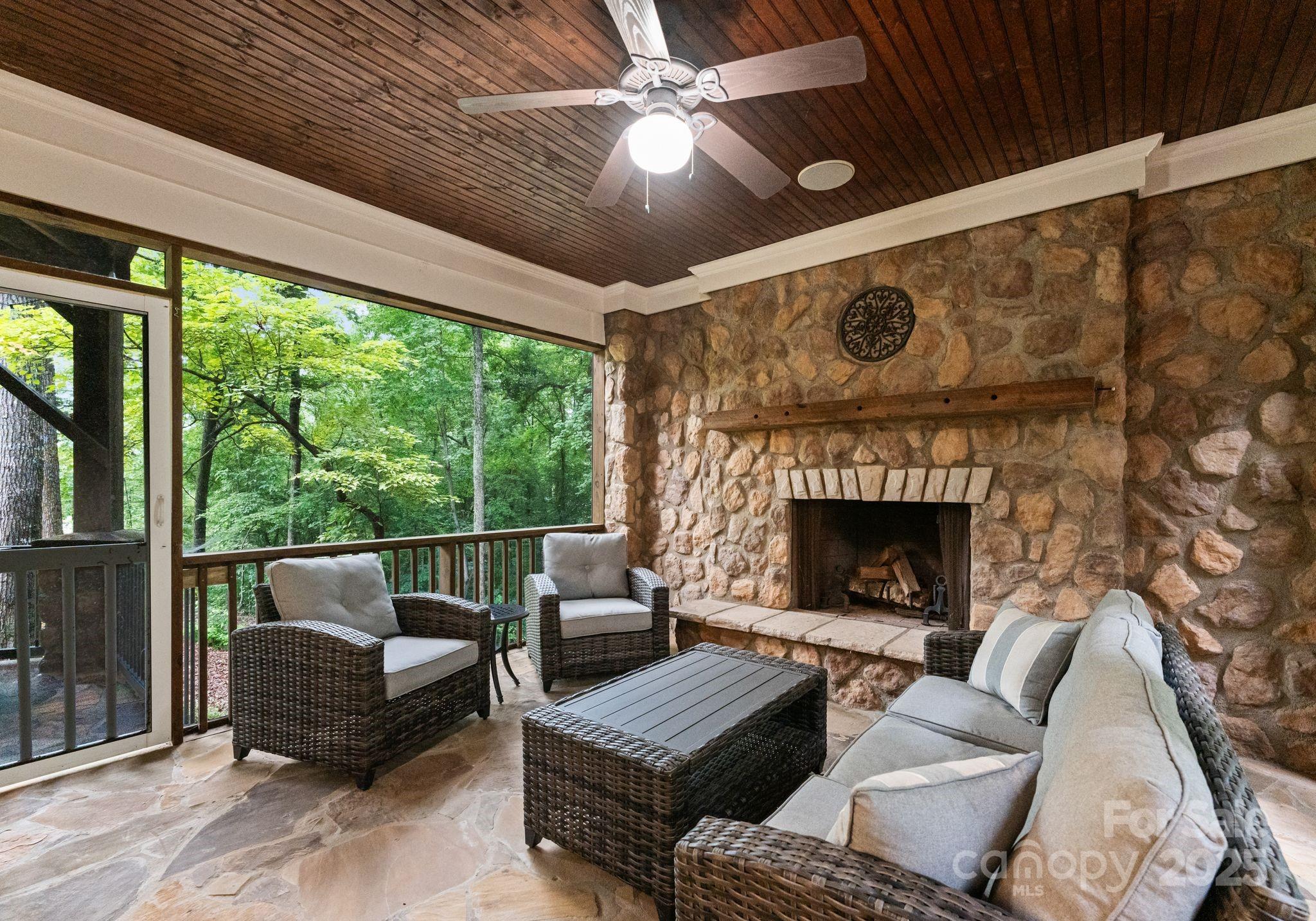 20361 Enclave Oaks Court