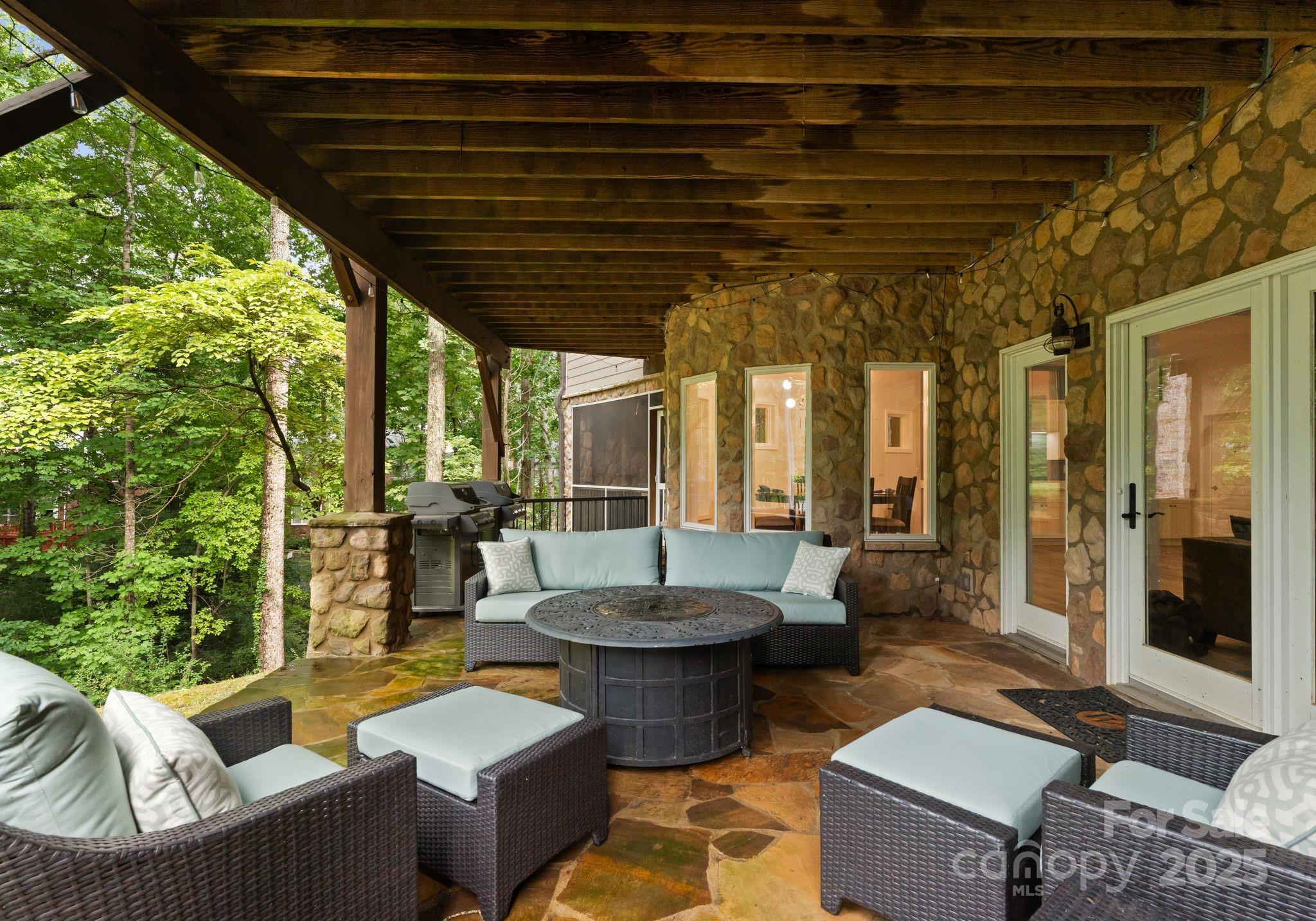 20361 Enclave Oaks Court