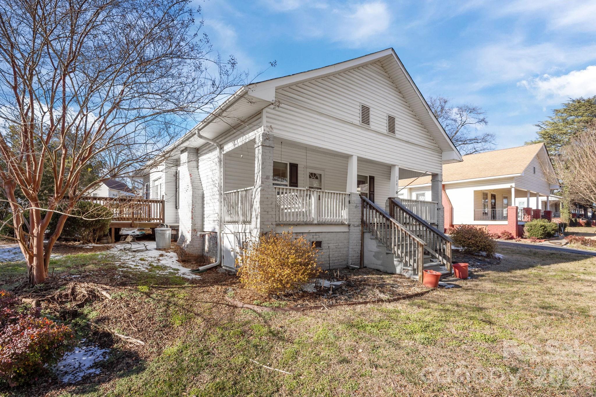 708 Old Charlotte Road SW