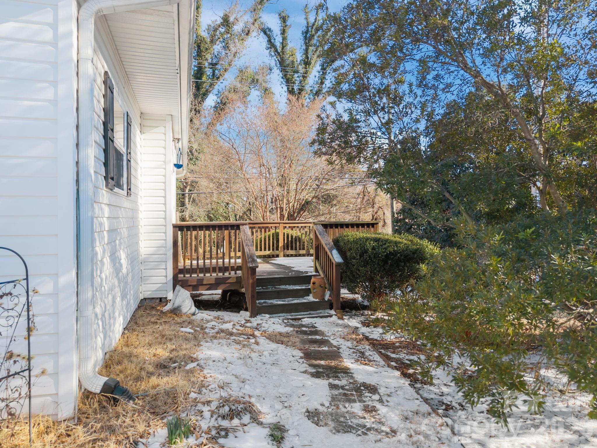 708 Old Charlotte Road SW