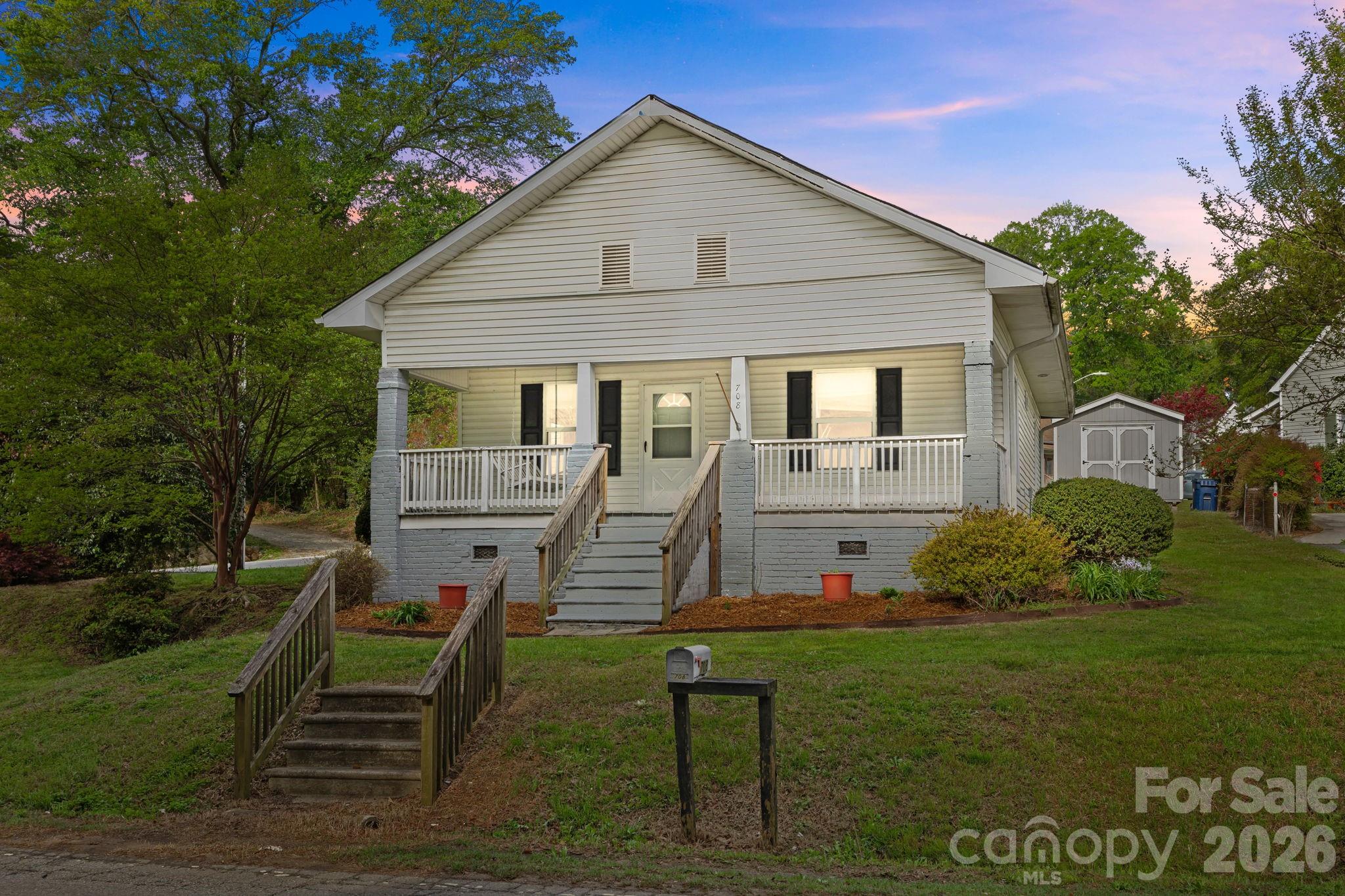 708 Old Charlotte Road SW